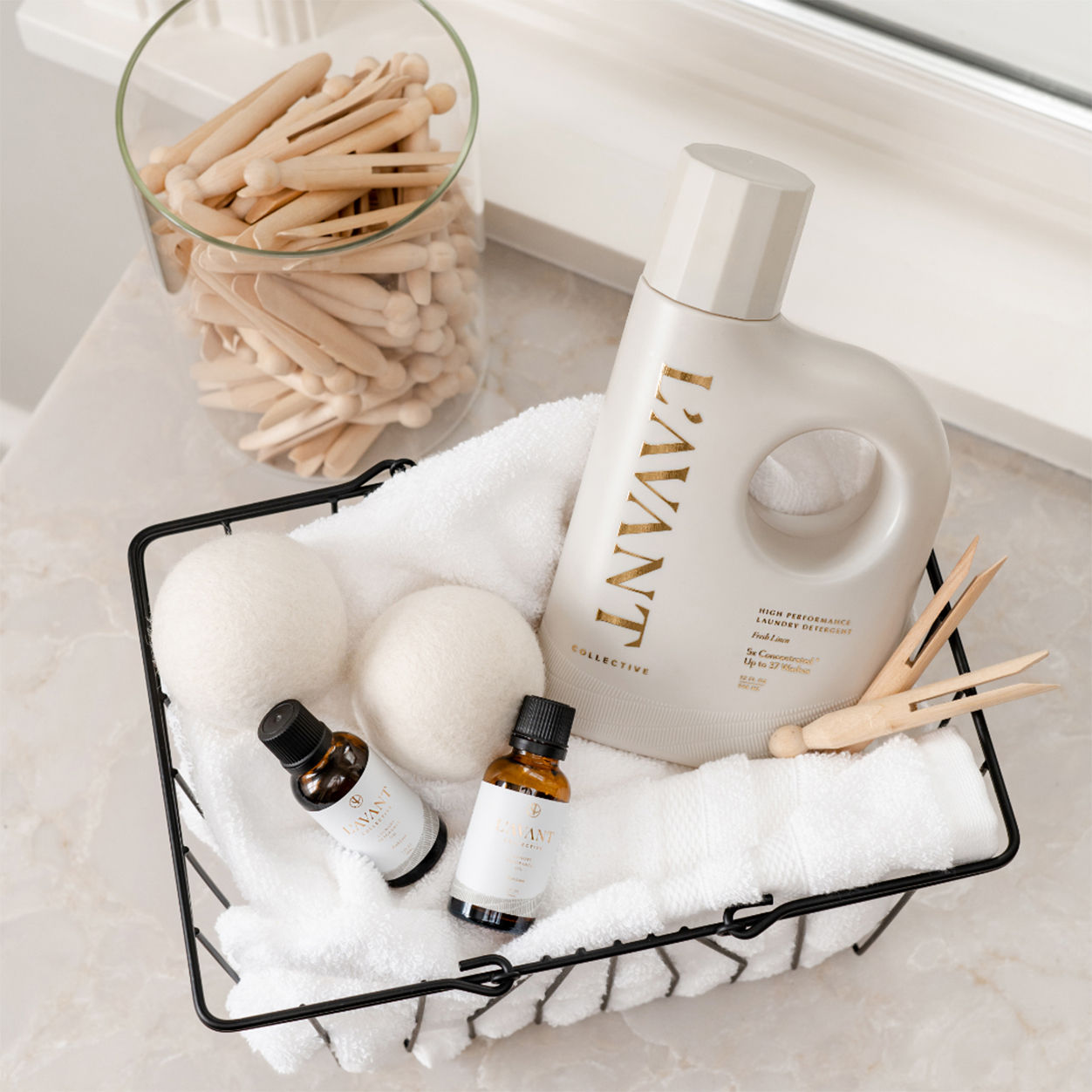 L’Avant Collective Fresh Linen Laundry Detergent