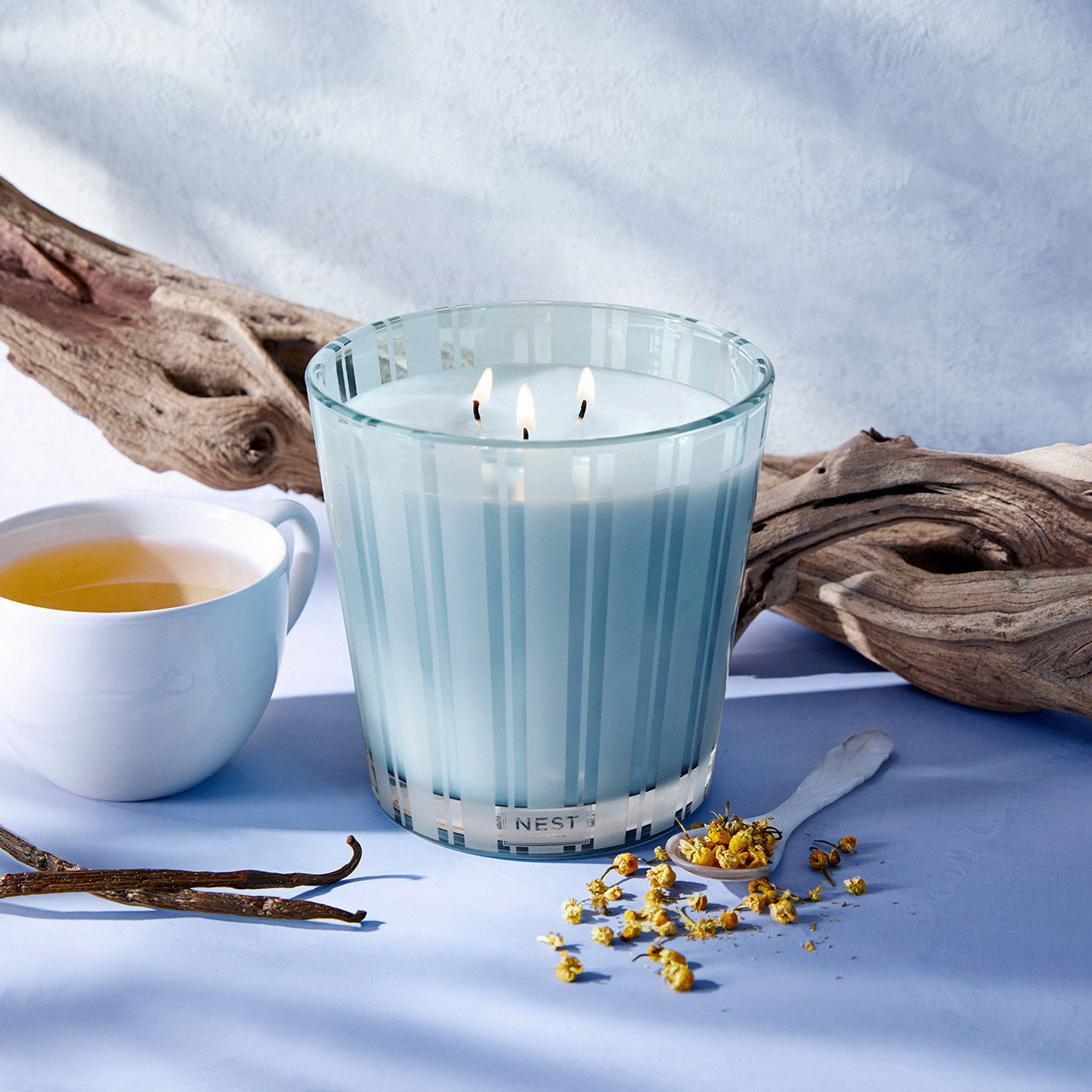 Nest Driftwood and Chamomile Candle