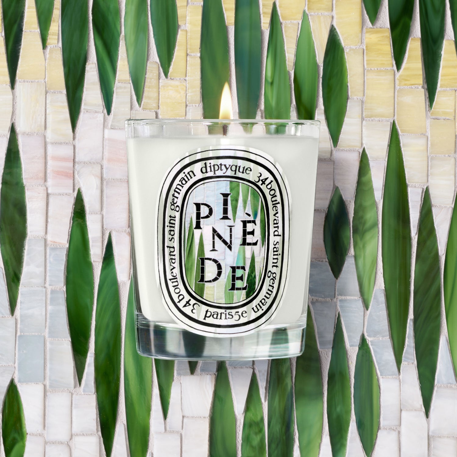 Lifestyle image of Pinède (Pine Grove) Classic Candle