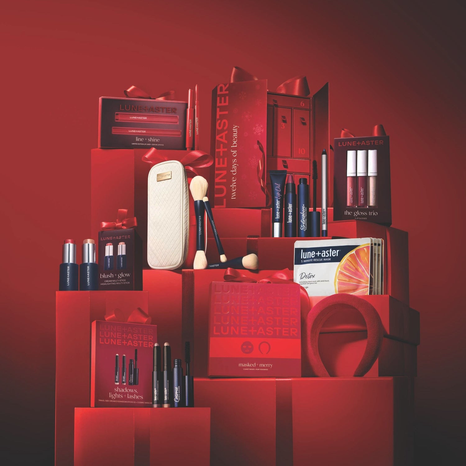 Information related to Lune+Aster The Brush Set (Limited Edition)