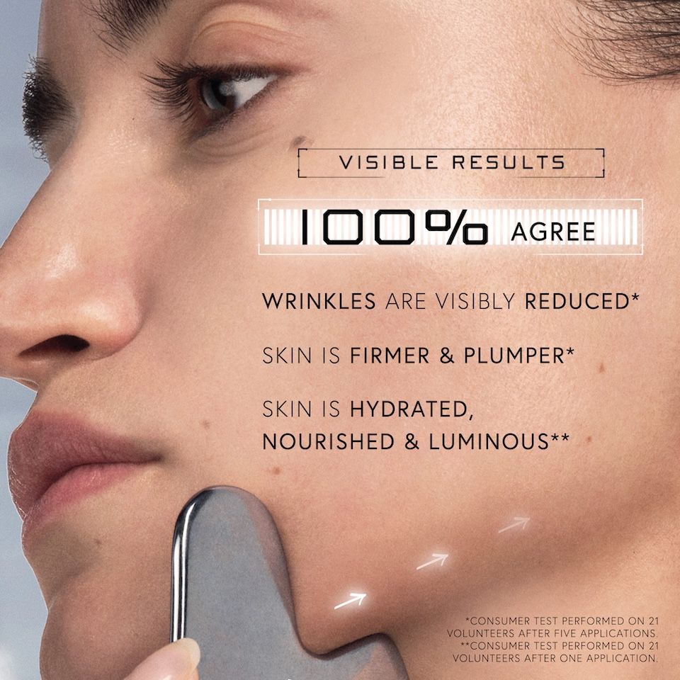 Lifestyle image of Dr. Barbara Sturm Super Anti-Aging Face Mask Rich