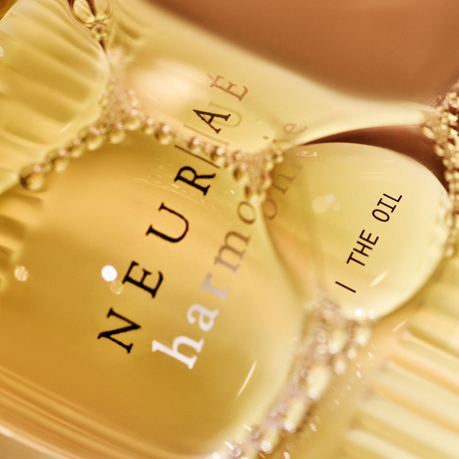 Lifestyle image of Neuraé Harmonie The Oil