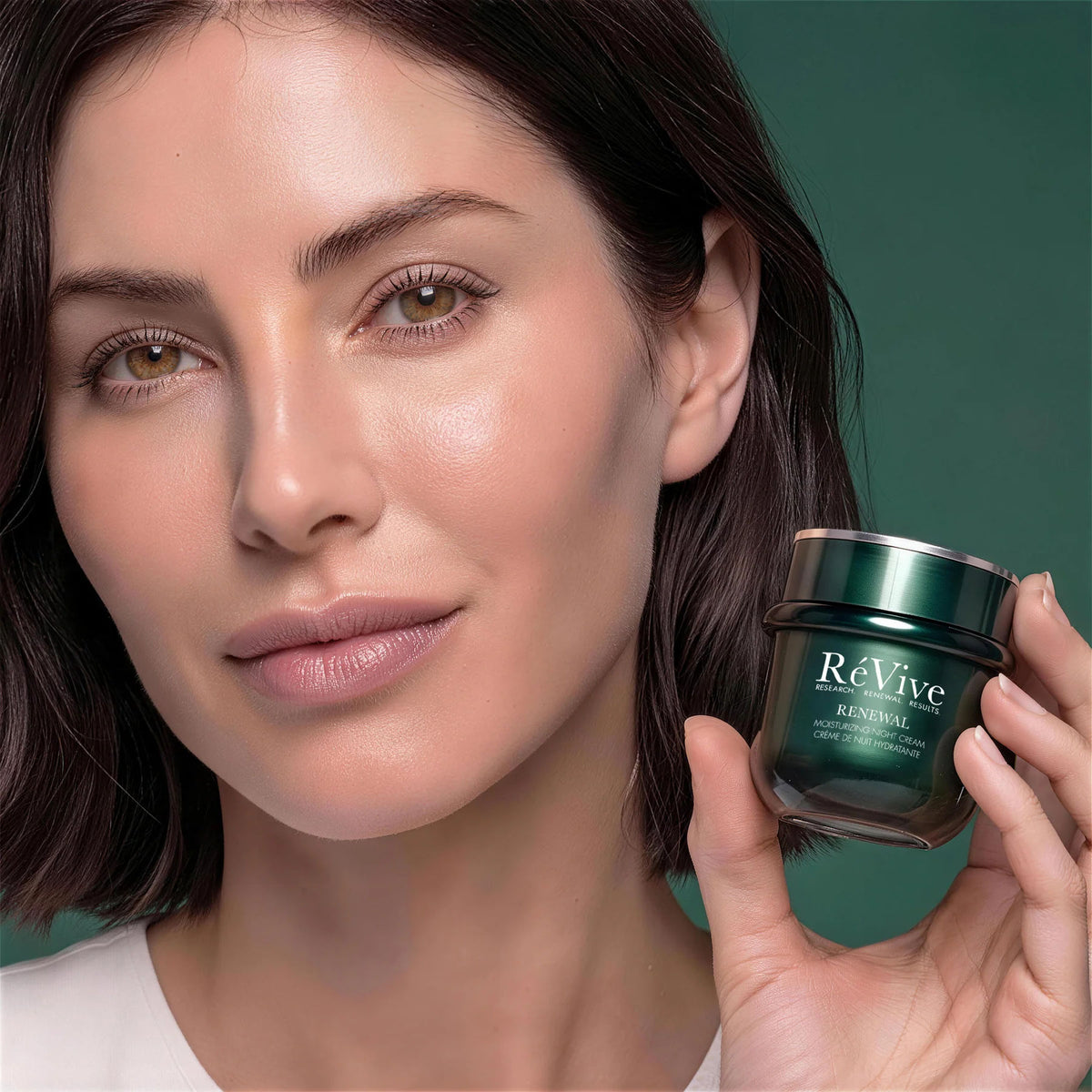 Lifestyle image of RéVive Renewal Discovery Set
