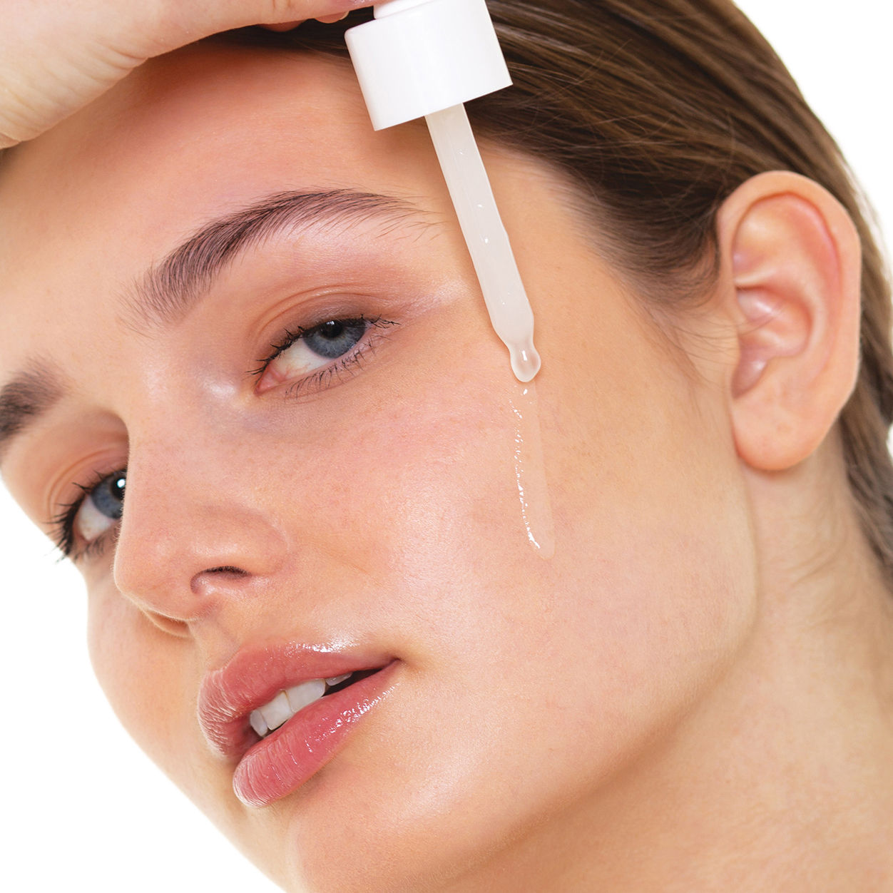 Model image of Skyn Iceland Arctic Elixir Serum