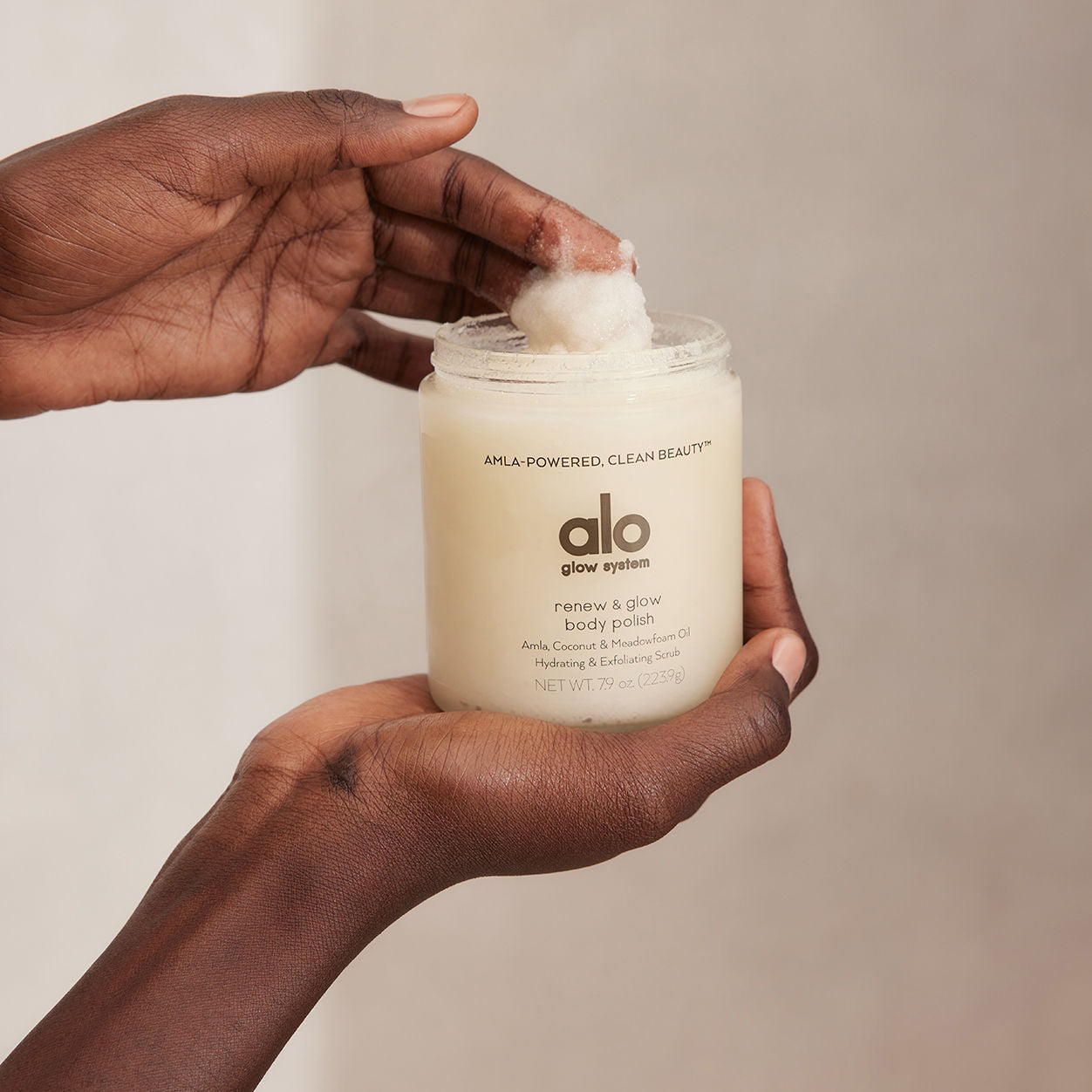 Model image of Alo Renew and Glow Body Polish