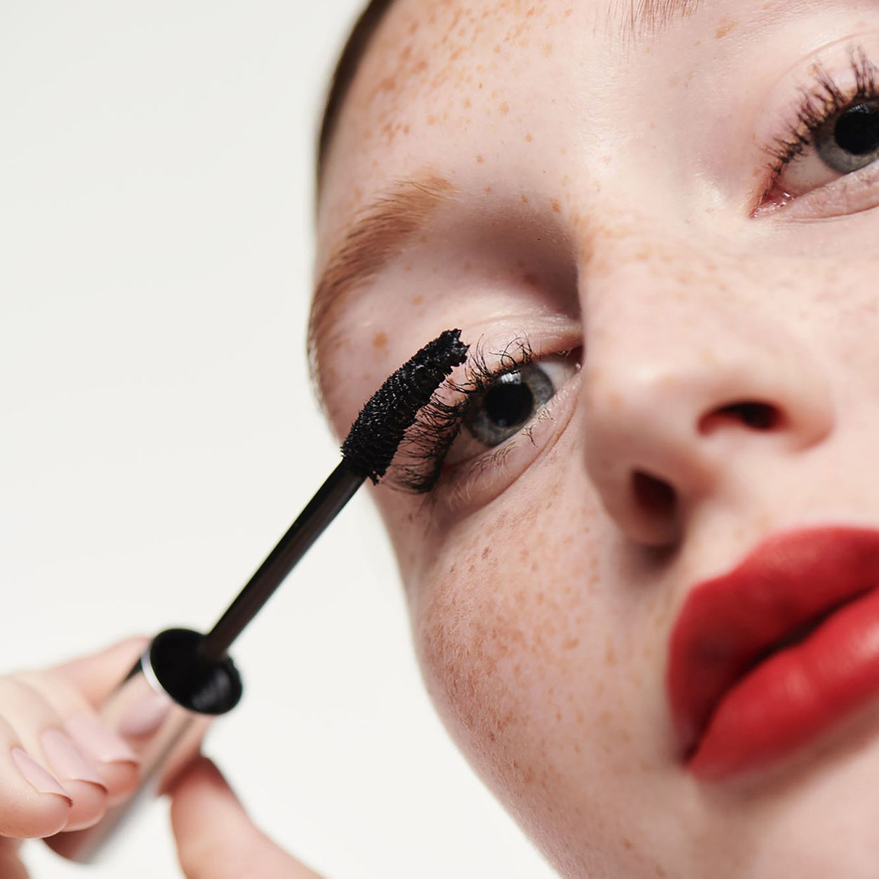 Model image of Clinique High Impact Zero Gravity Mascara