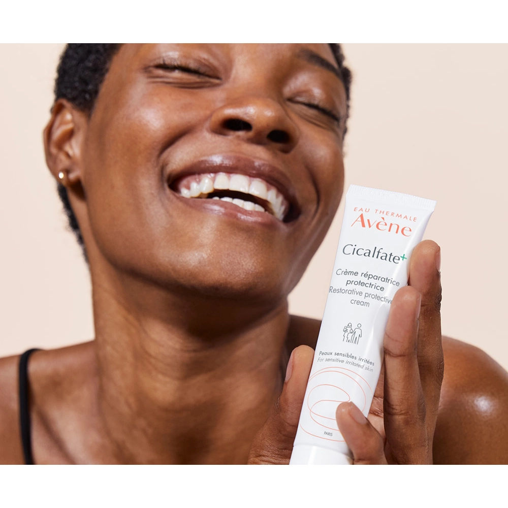 Model image of Avène Cicalfate+ Restorative Protective Cream