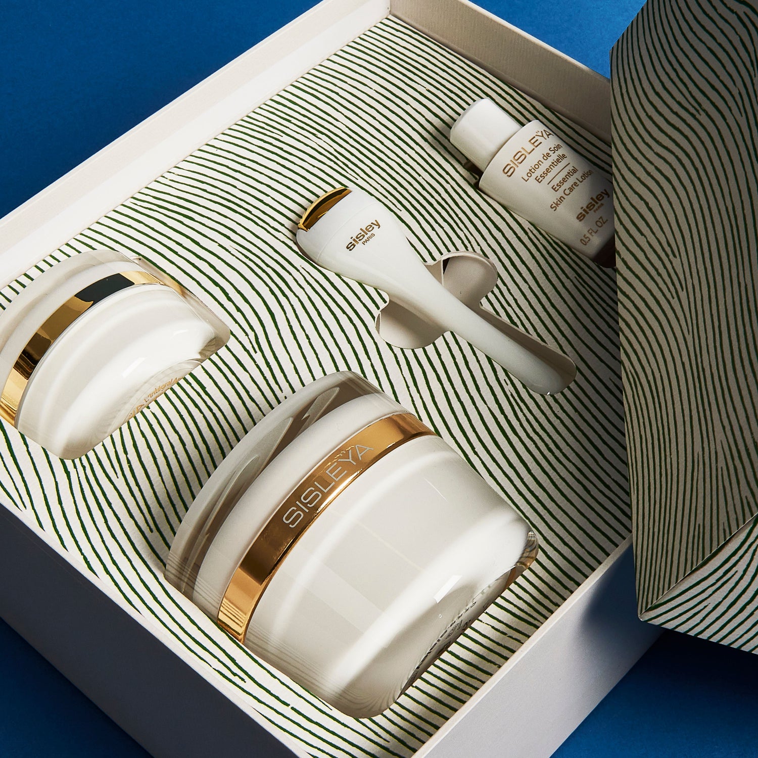 Image of an open Sisley Paris Anti-Aging Excellence Duo