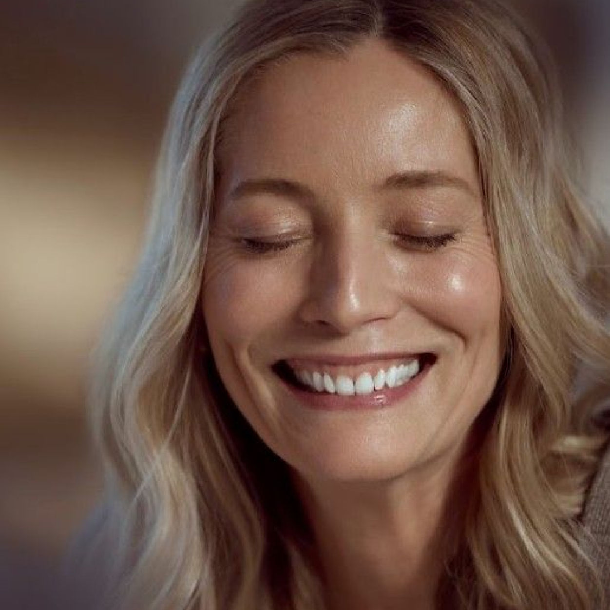 Model image of Sisley Paris Sisleÿa L'Integral Anti-Age Longevity Essential Serum