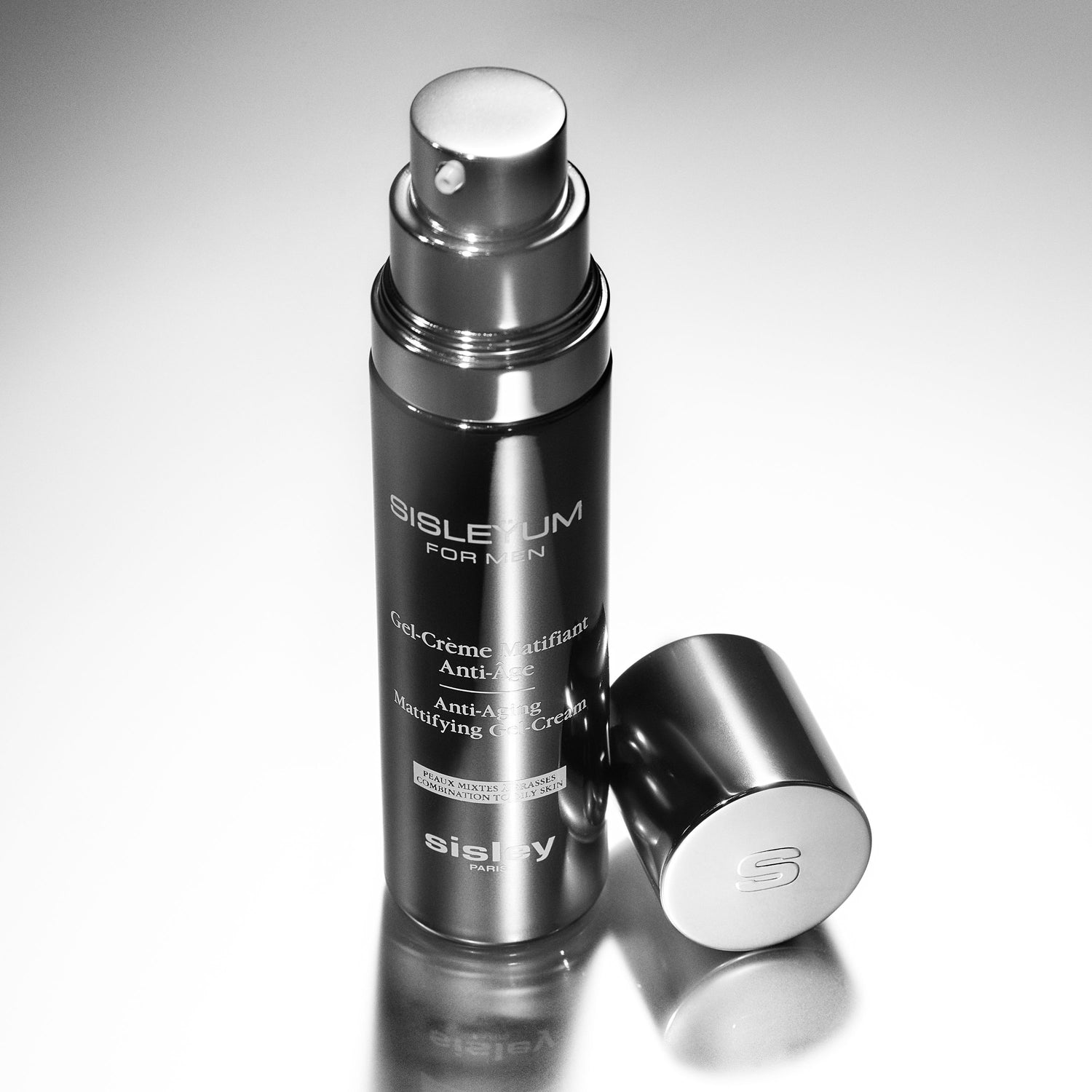 Lifestyle image of Sisley Paris Sisleÿum Anti-Aging Mattifying Gel-Cream