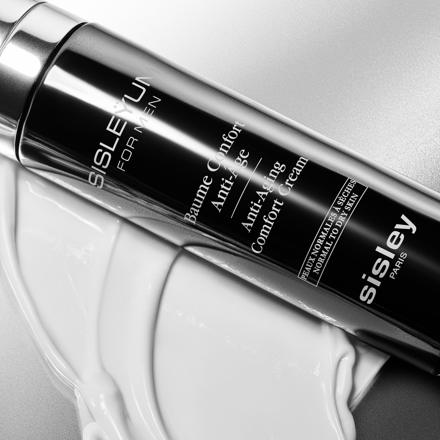 Lifestyle image of Sisley Paris Sisleÿum Anti-Aging Comfort Cream