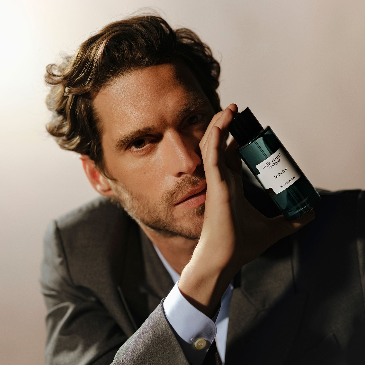 Model image of Sisley Paris Hair Rituel Le Parfum