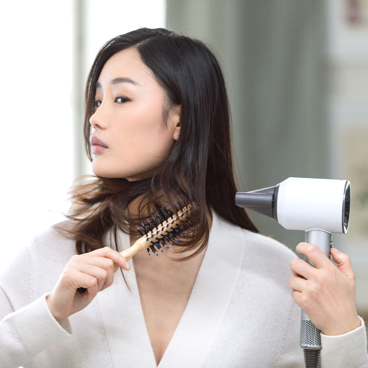 Model image of Sisley Paris Gentle Purifying Shampoo