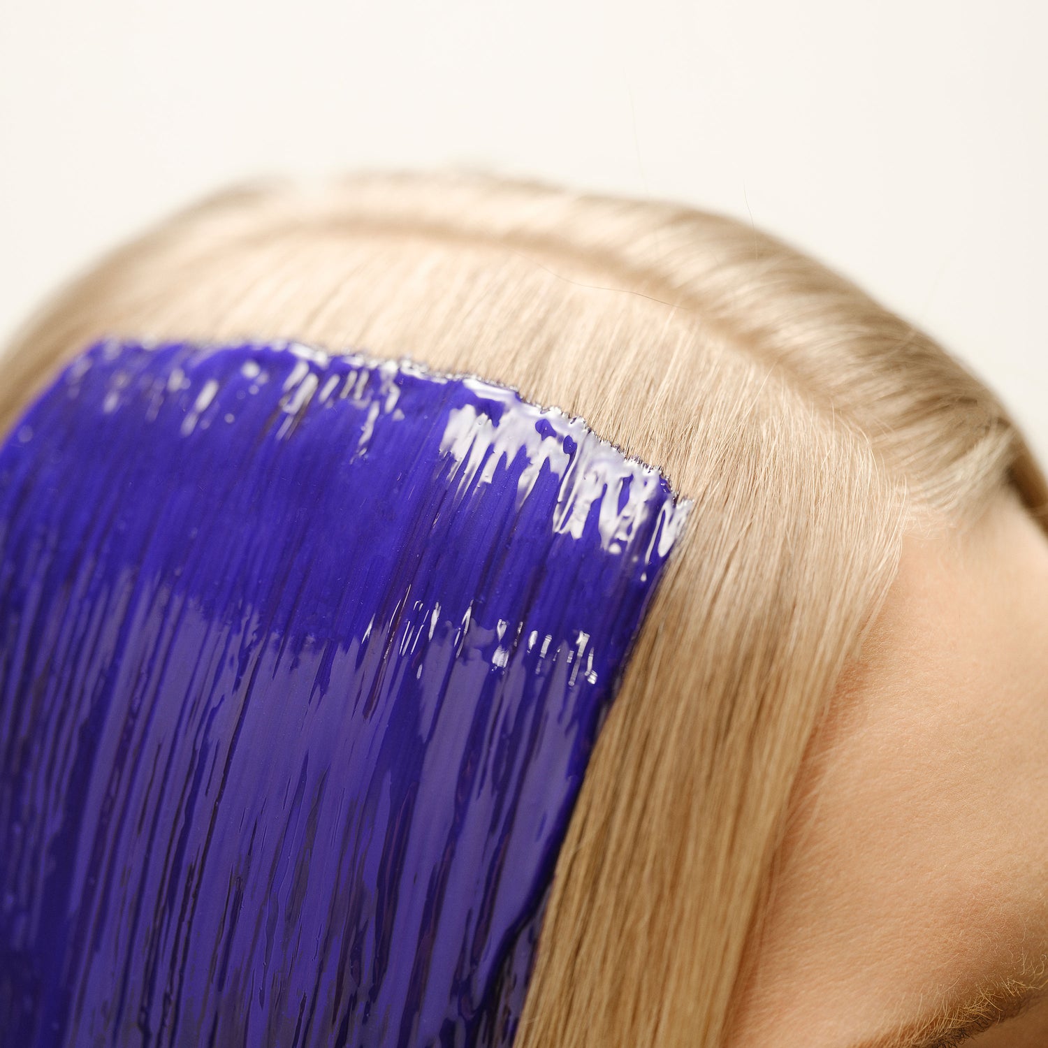 Model image of Sisley Paris Blonde, White & Grey Beautifying Hair Care Mask