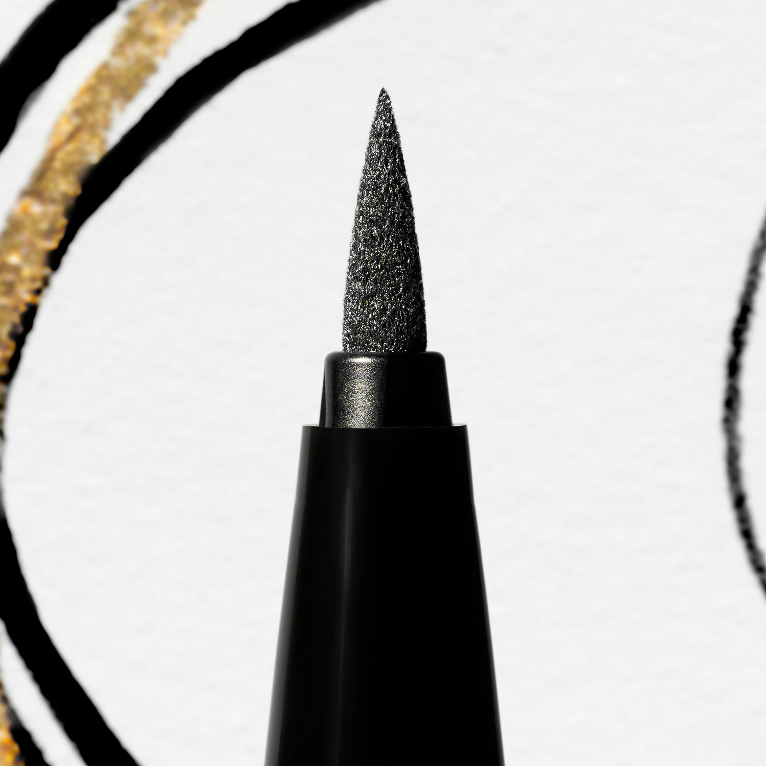 Image of an open Sisley Paris Ligne Noire Eyeliner