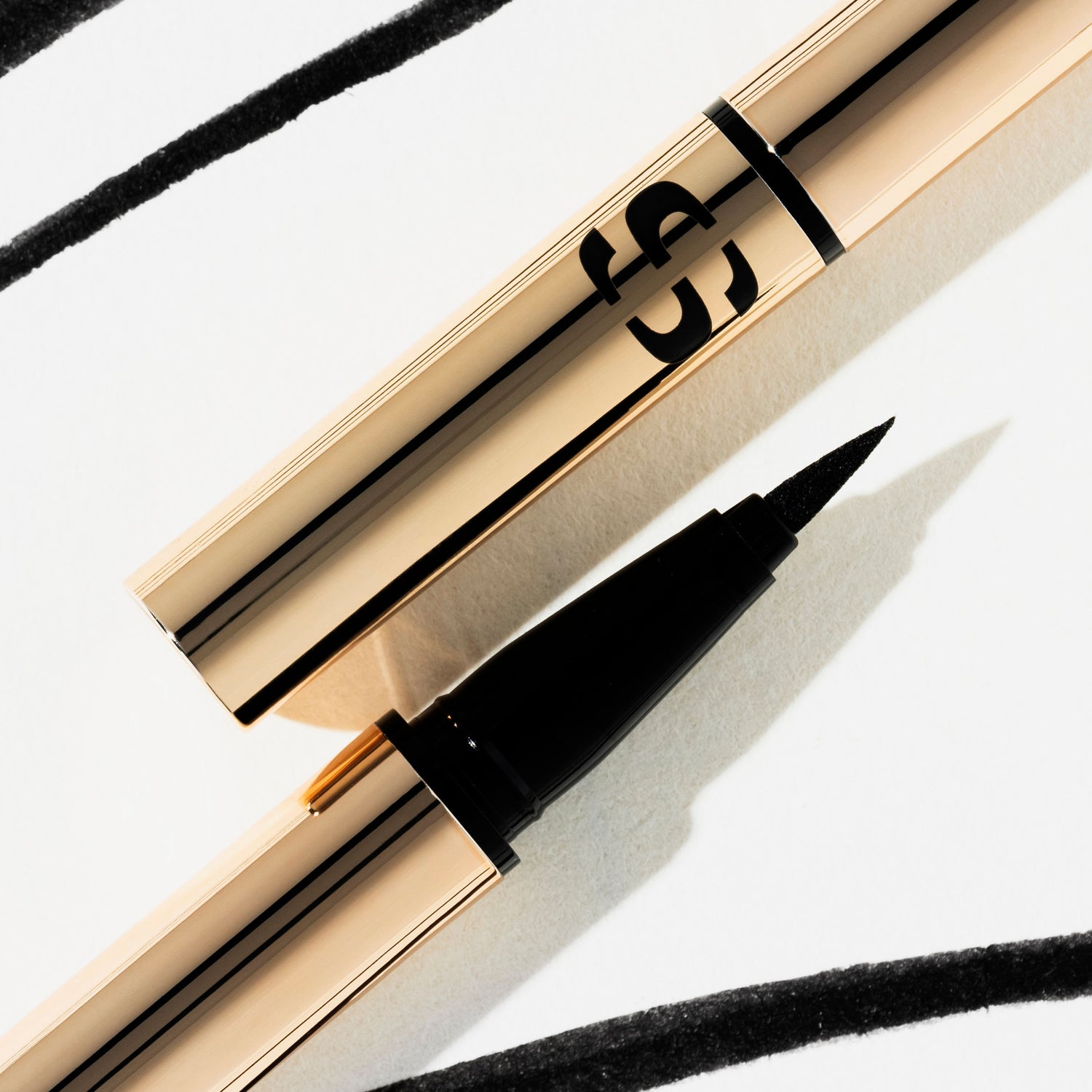 Lifestyle image of Sisley Paris Ligne Noire Eyeliner