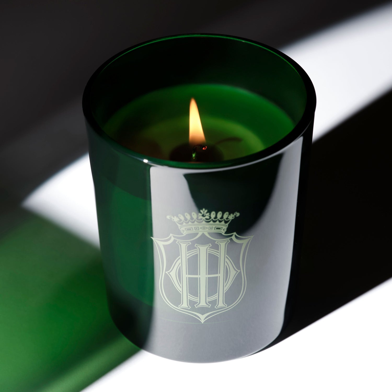 Lifestyle image of Sisley Paris Campagne Perfumed Candle
