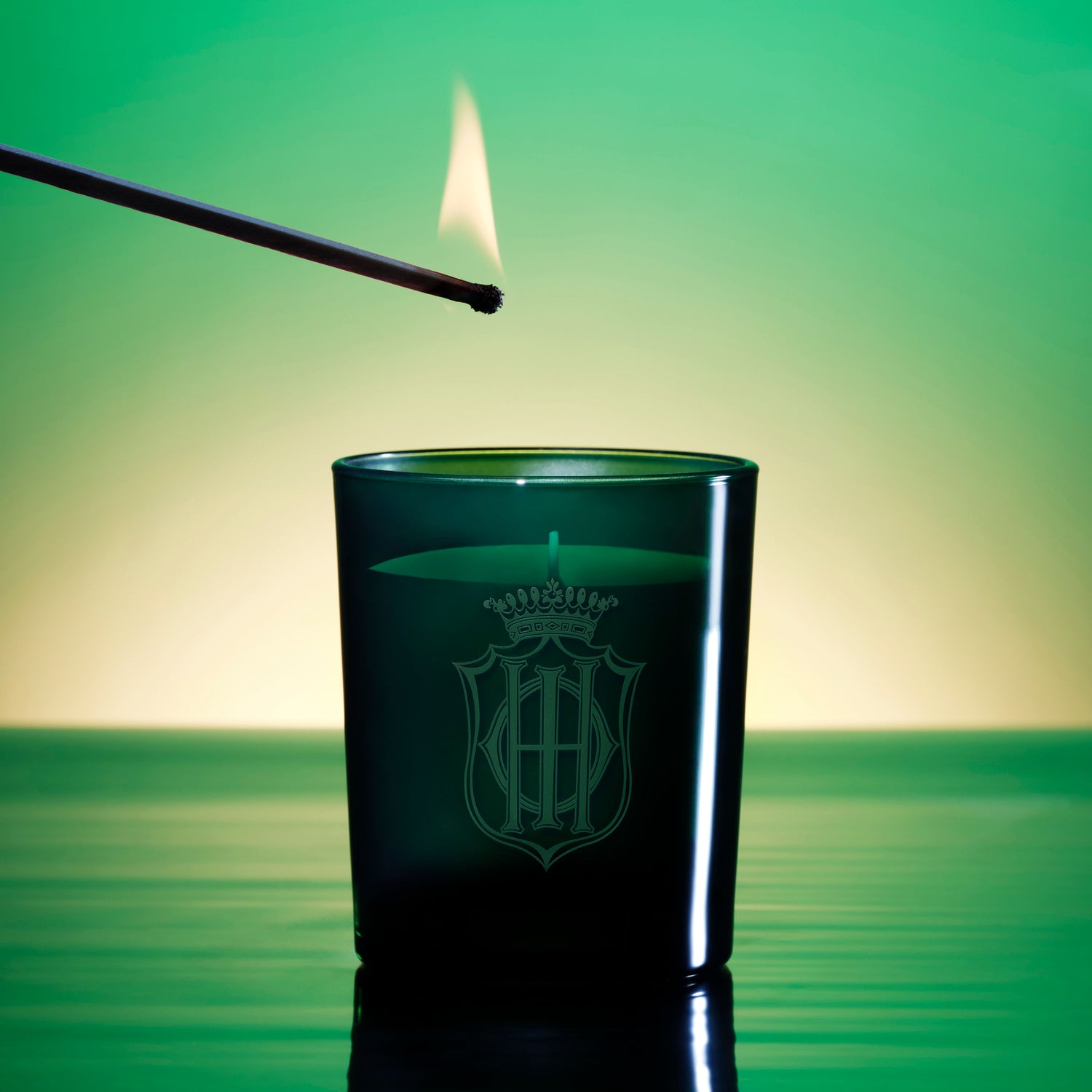 Lifestyle image of Sisley Paris Campagne Perfumed Candle