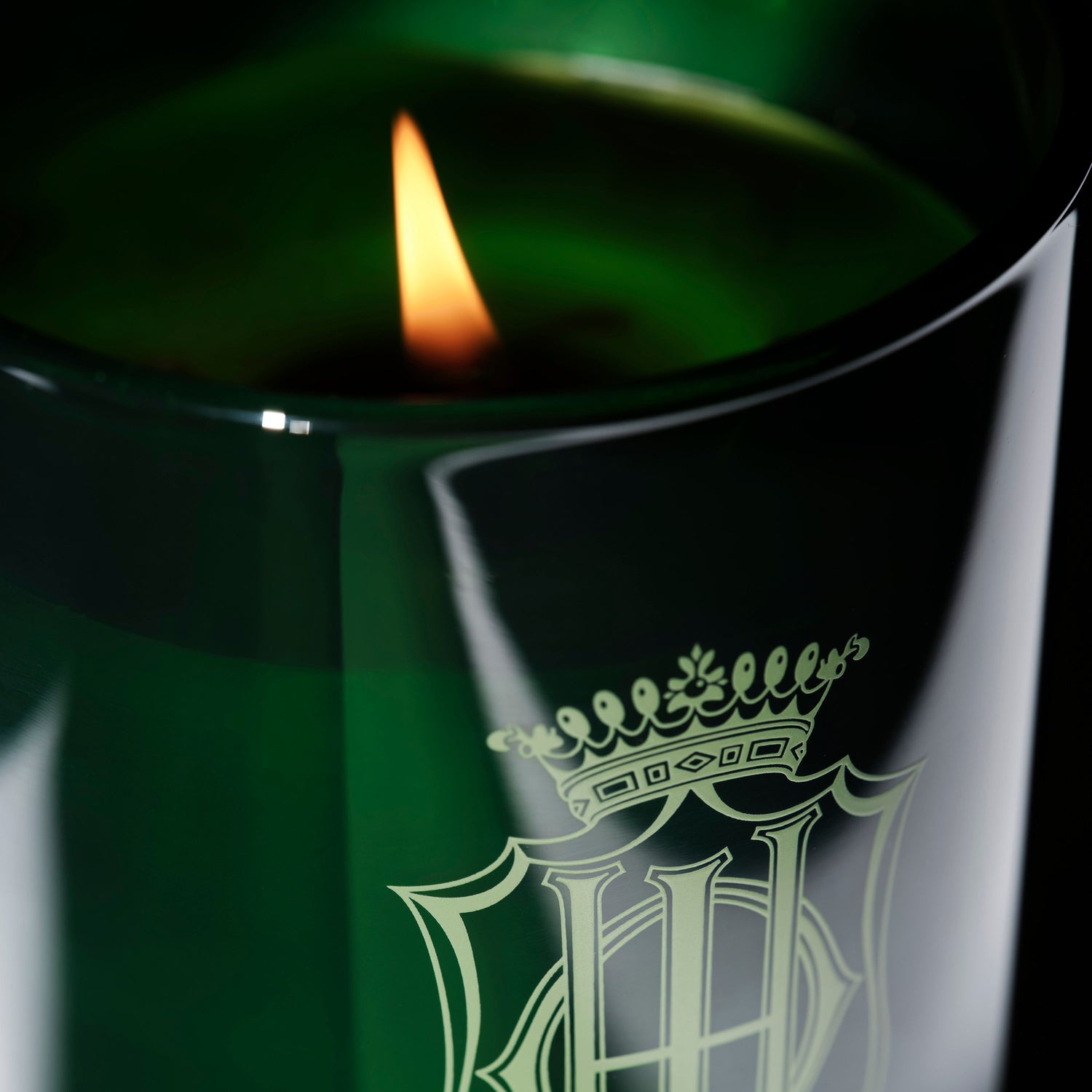 Lifestyle image of Sisley Paris Campagne Perfumed Candle