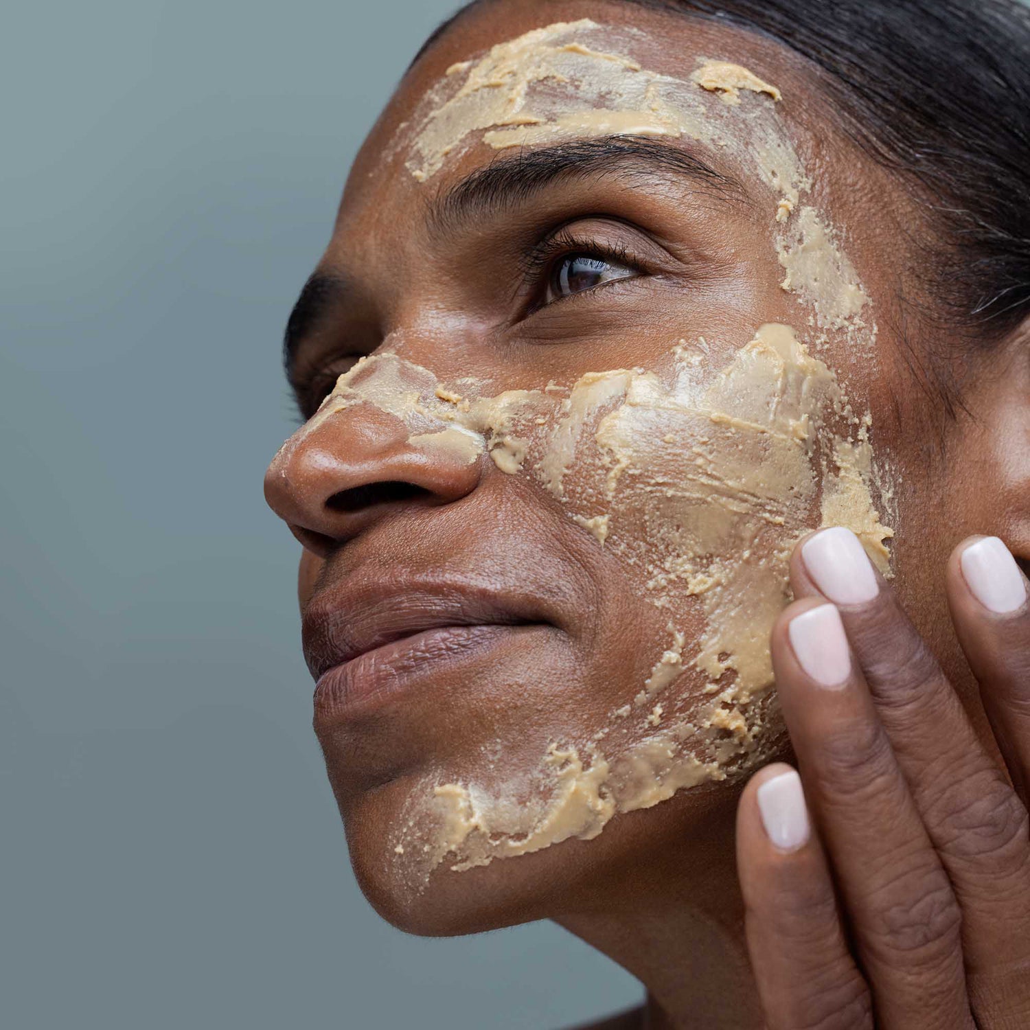 Model image of Obagi Professional-C Microdermabrasion Polish and Mask