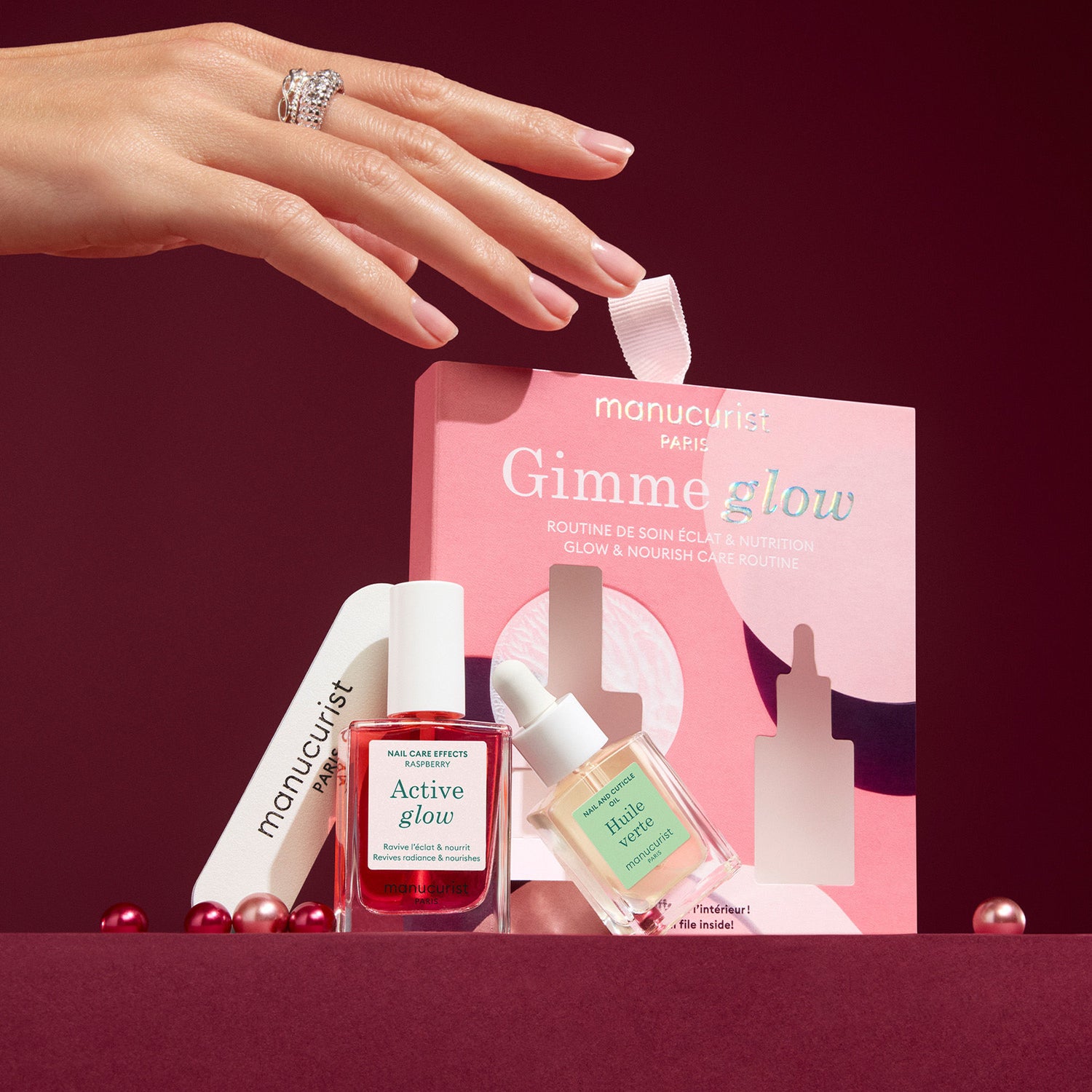 Model image of Manucurist Gimme Glow Ornement (Limited Edition)