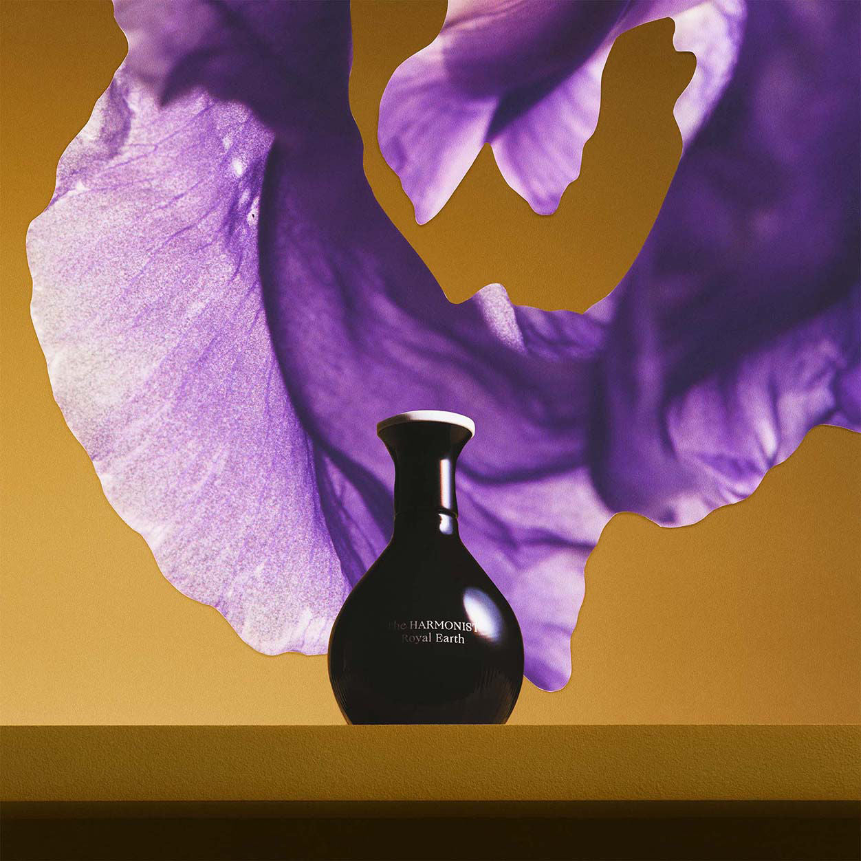 Lifestyle image of The Harmonist Royal Earth Parfum