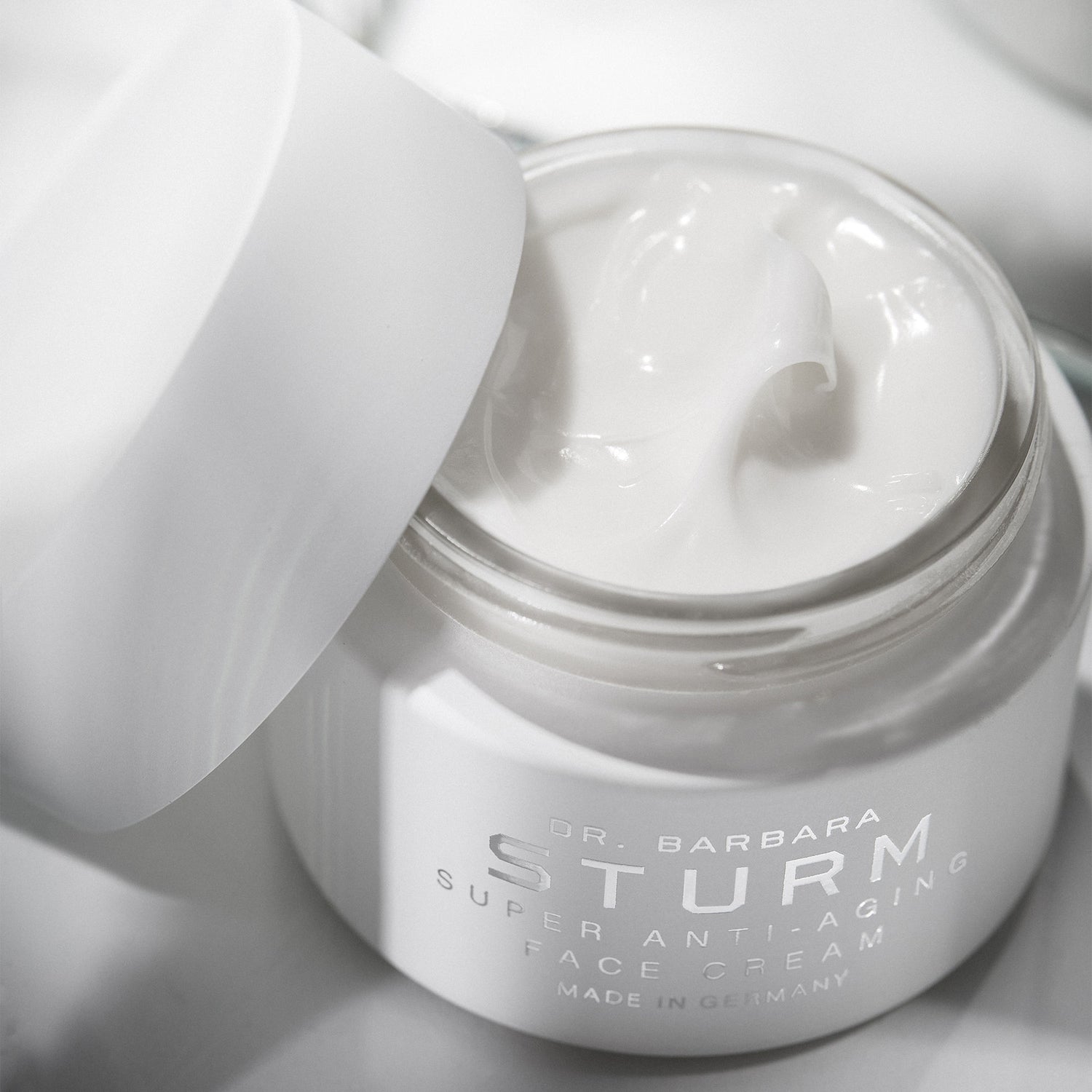 Lifestyle image of Dr. Barbara Sturm Super Anti-Aging Face Cream