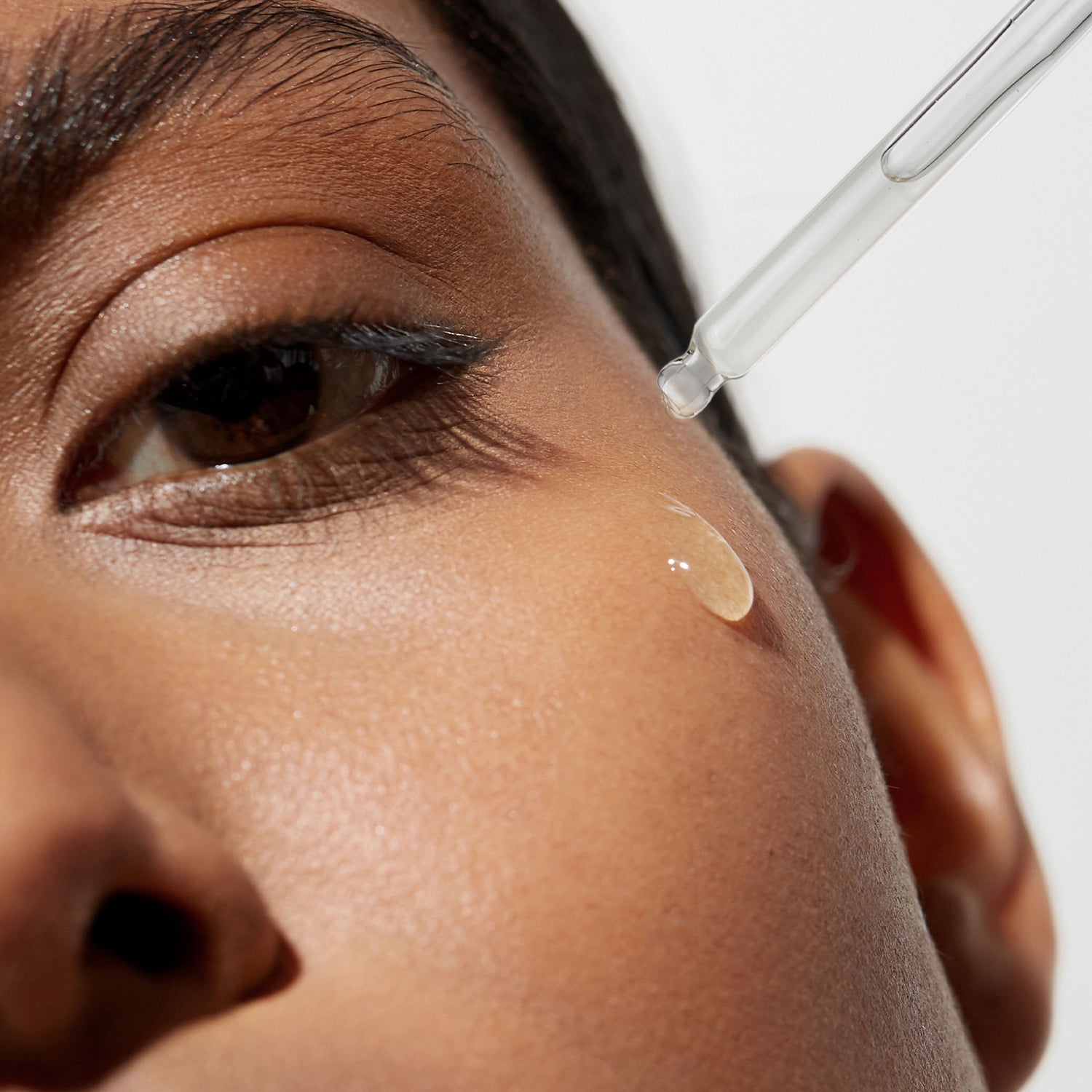 Model image of Dr. Barbara Sturm Super Anti-Aging Eye Serum