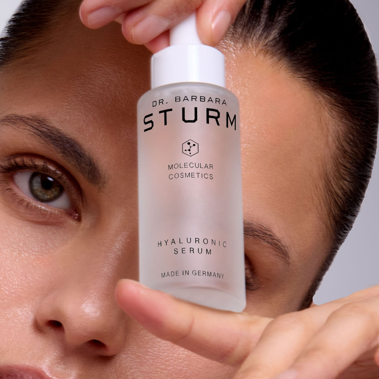 Model image of Dr. Barbara Sturm Hyaluronic Serum Home & Away Set