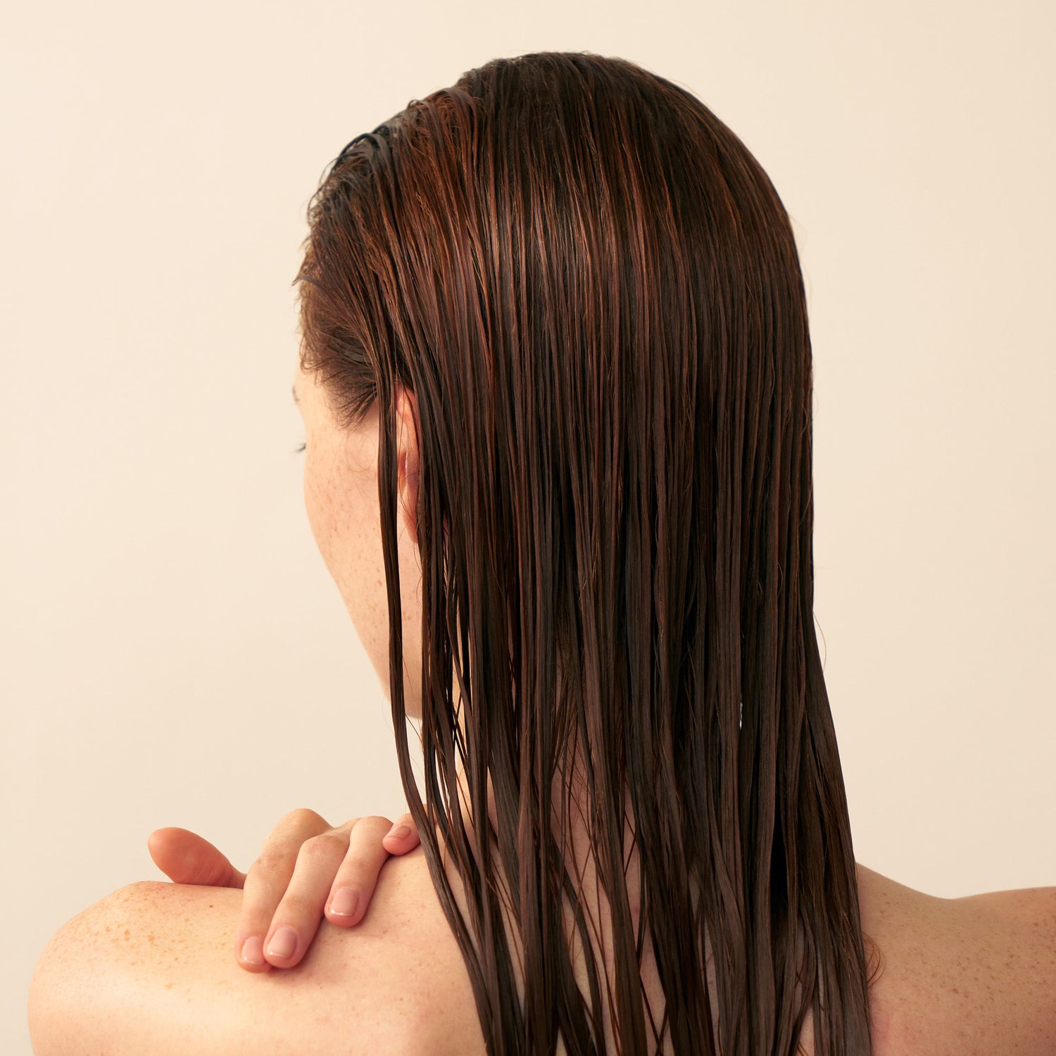 Model image of Christophe Robin Delicate Volumising Conditioner with Rose Extracts