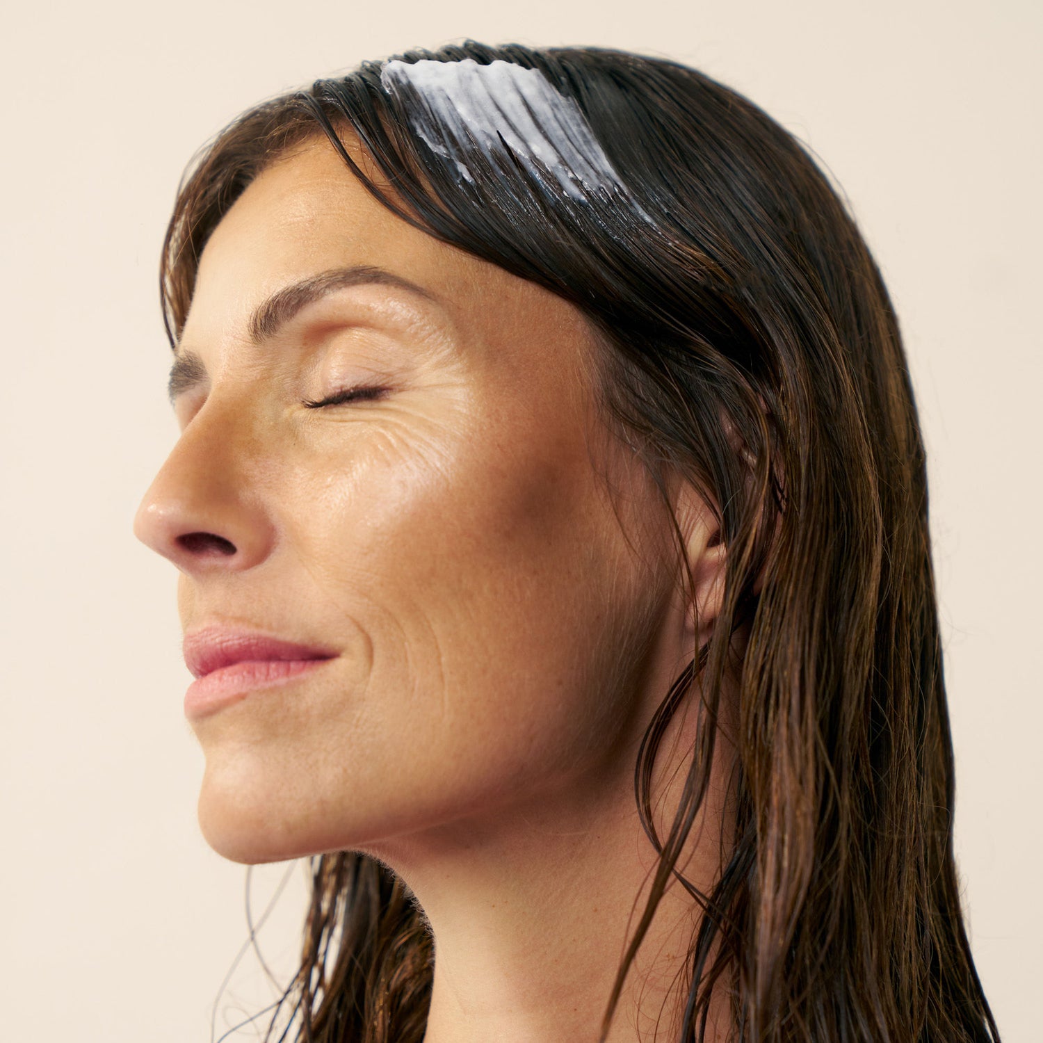 Model image of Christophe Robin Colour Shield Cleansing Mask with Camu Camu Berries