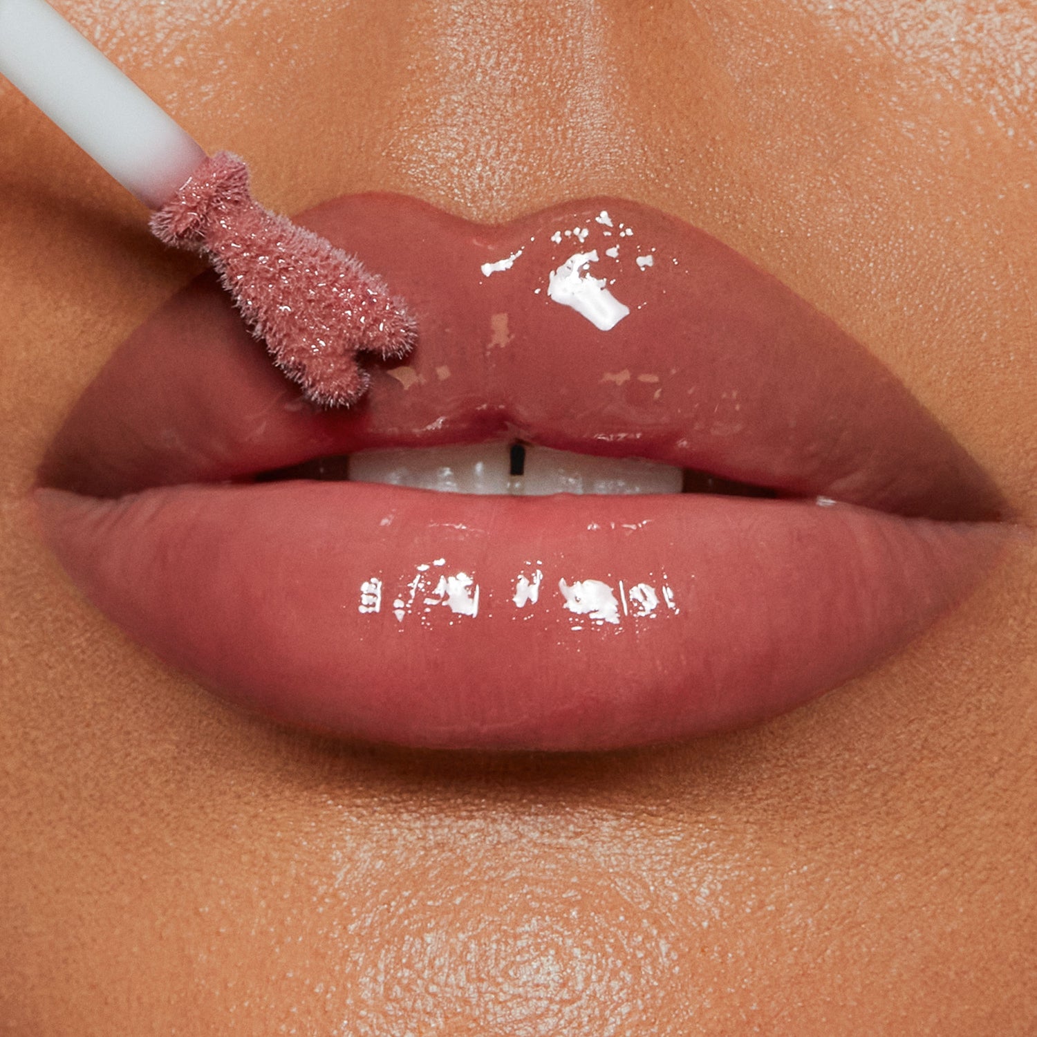 Model image of Charlotte Tilbury Pillow Talk Medium