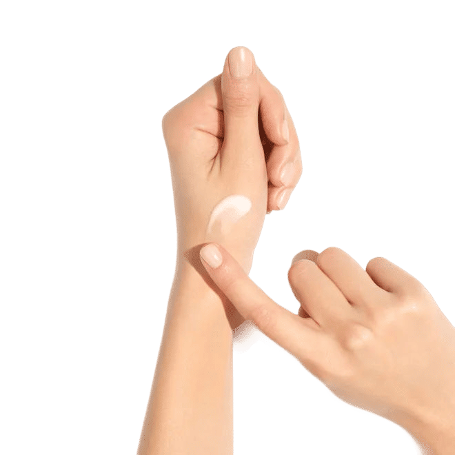 Model image of Charlotte Tilbury Dark Spot Correcting Radiance Recovery Serum