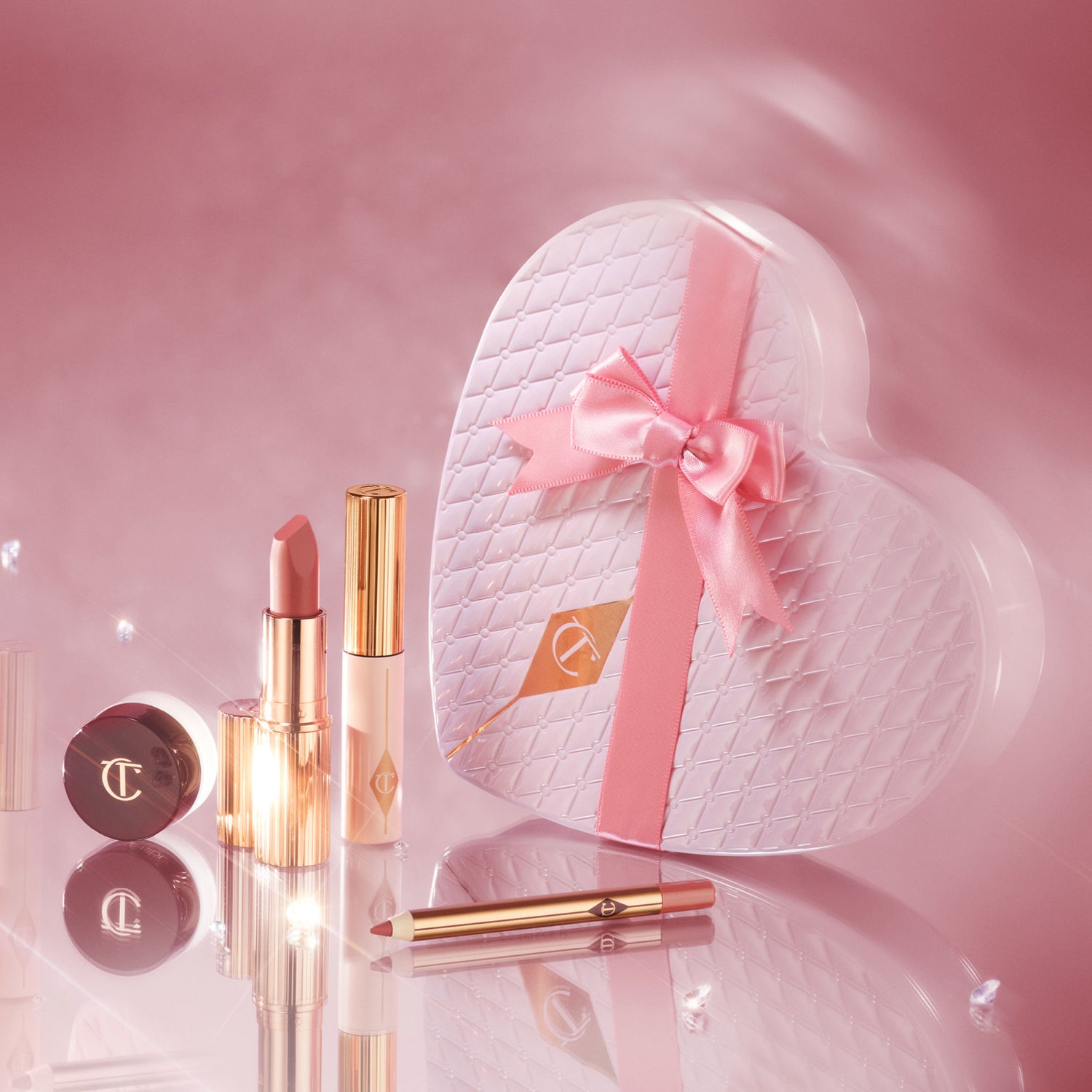 Lifestyle image of Charlotte Tilbury Pillow Talk Icons On The Go (Limited Edition)
