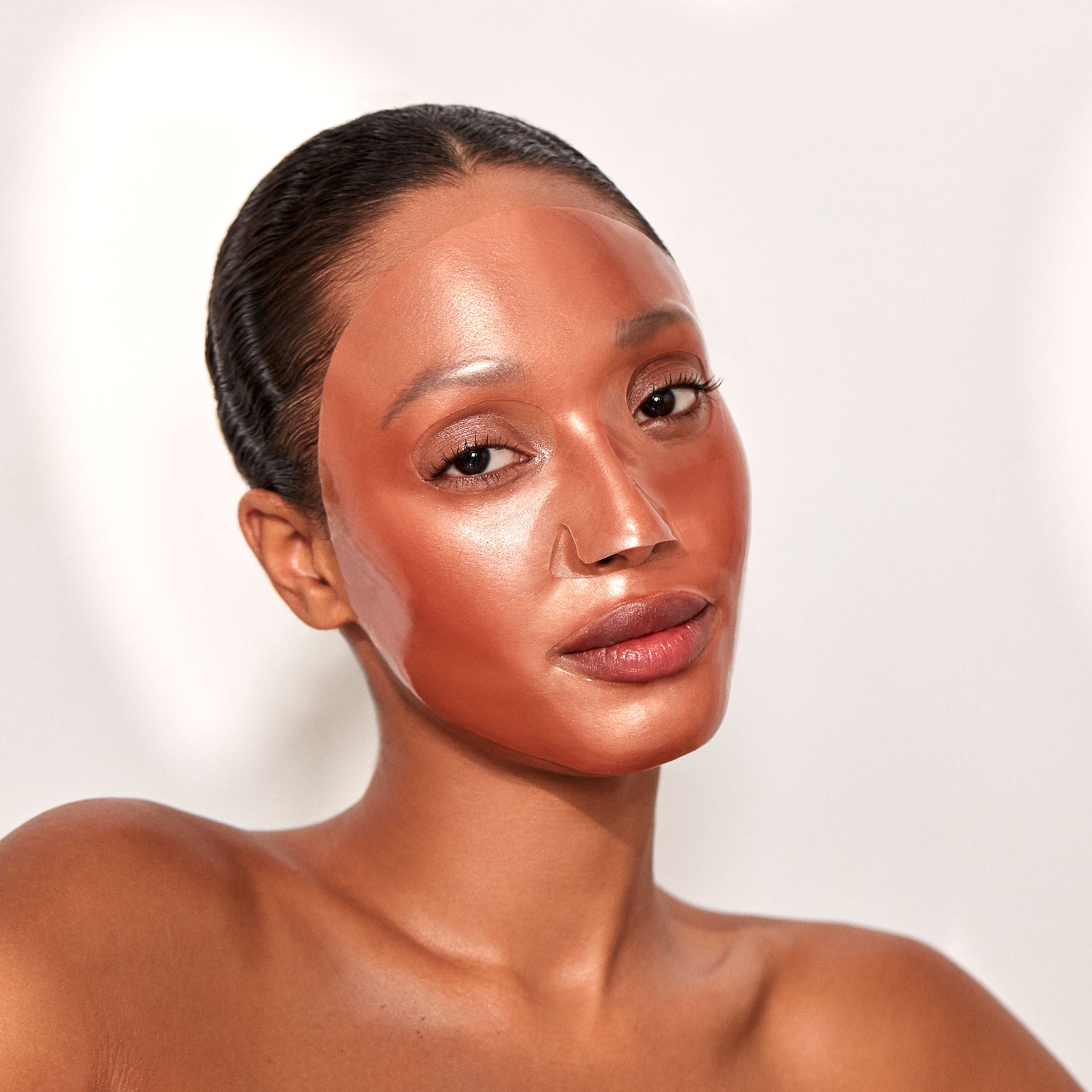 Model image of 111SKIN Rose Gold Brightening 5-Piece Facial Treatment Mask Set