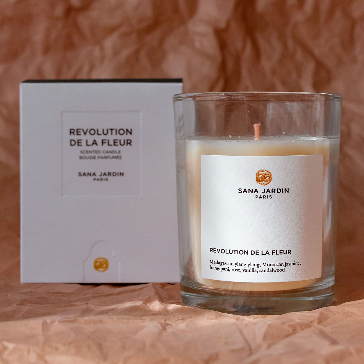 Lifestyle image of Sana Jardin Revolution de La Fleur Candle
