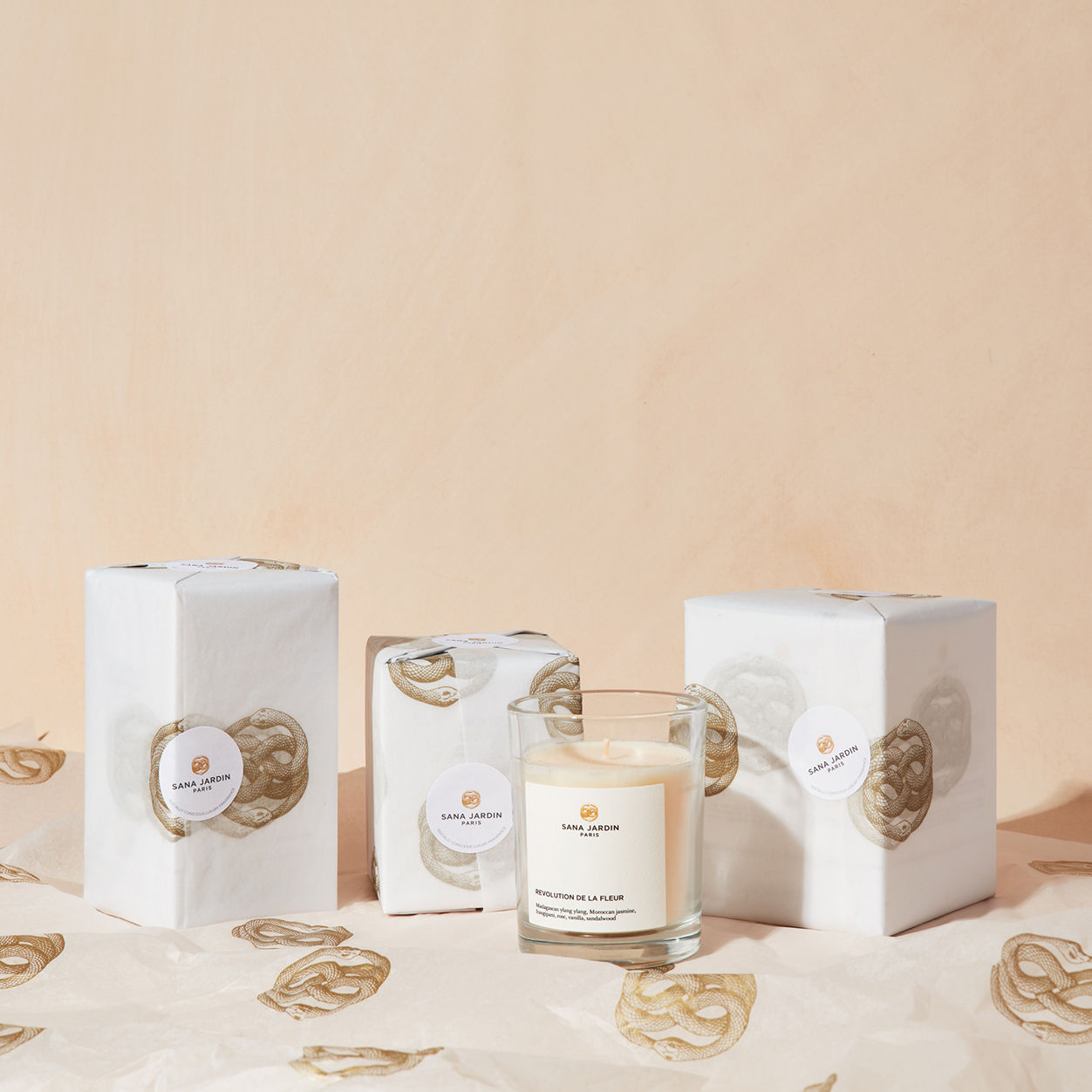 Lifestyle image of Sana Jardin Revolution de La Fleur Candle