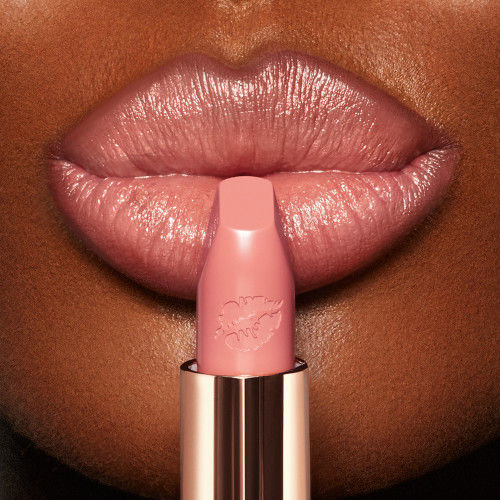 Model image of Charlotte Tilbury Hot Lips 2