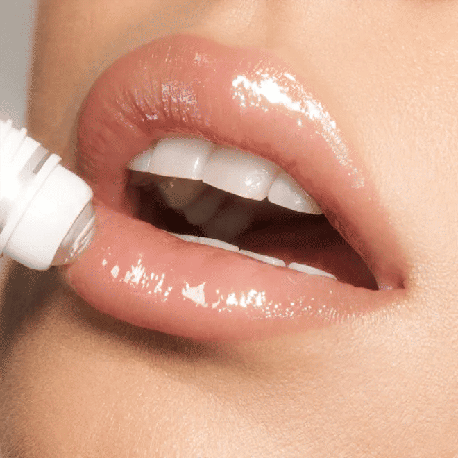 Model image of Charlotte Tilbury Magic Lip Oil