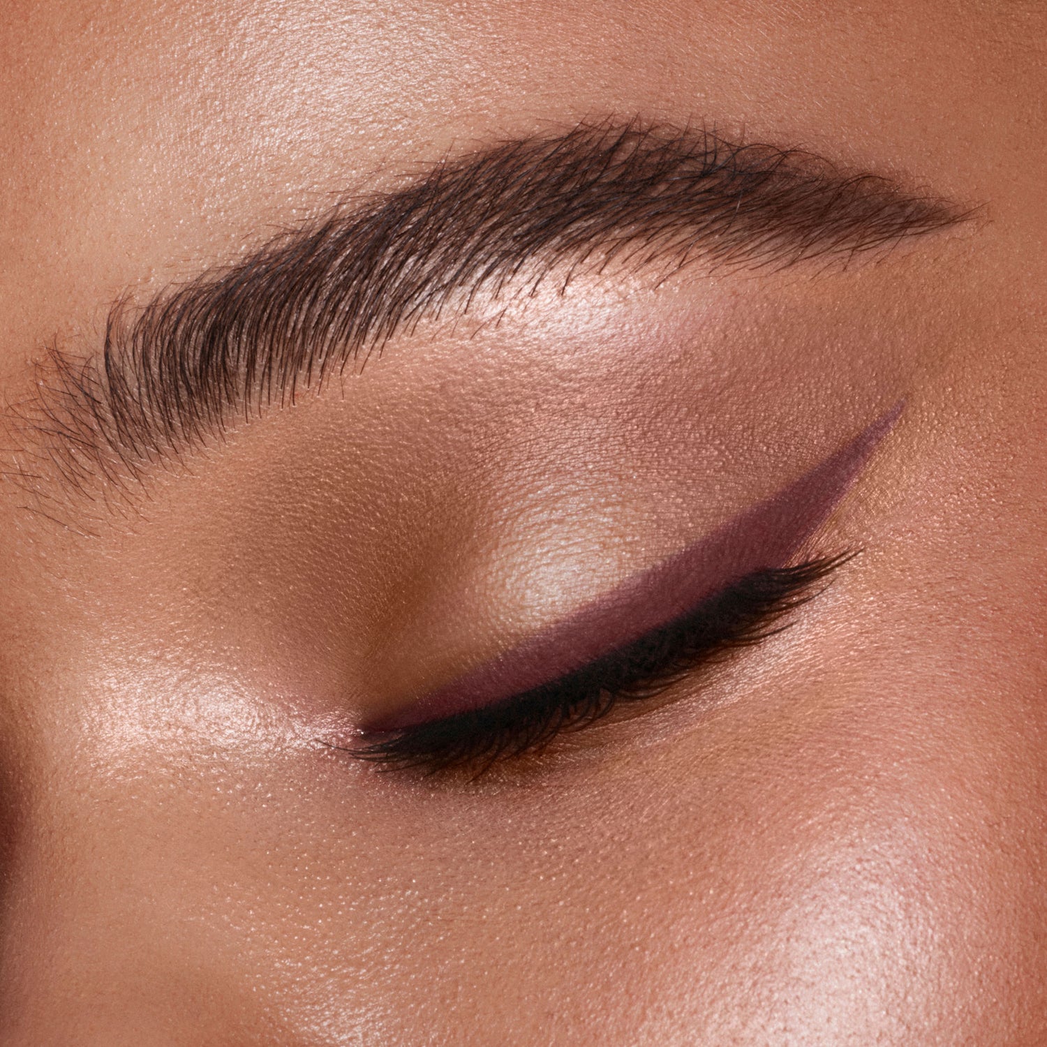 Model image of Charlotte Tilbury Pillow Talk Eye Liner