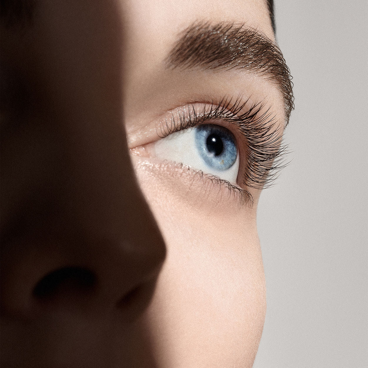 Model image of Augustinus Bader The Eyebrow and Lash Enhancing Serum