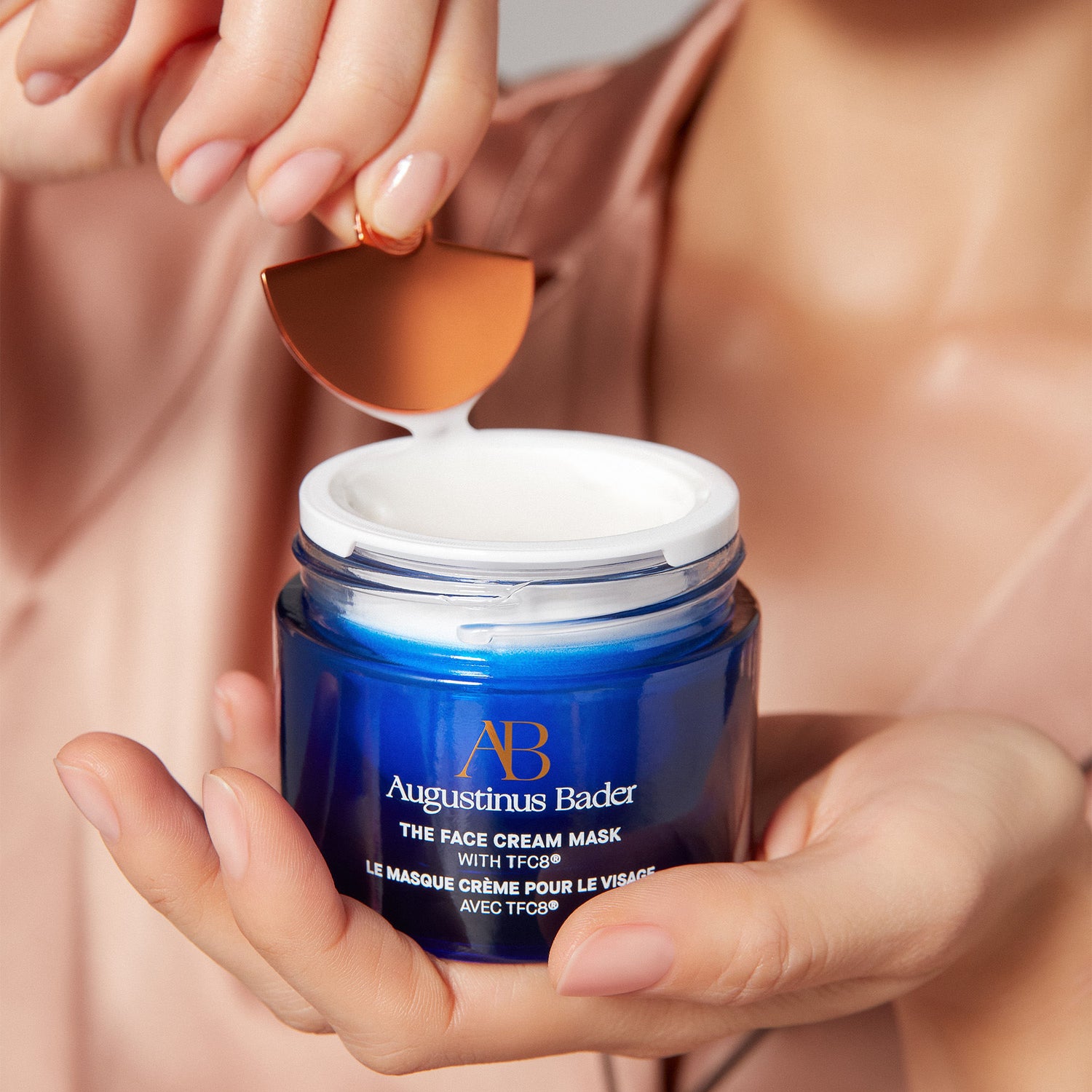 Model image of Augustinus Bader The Face Cream Mask Refill
