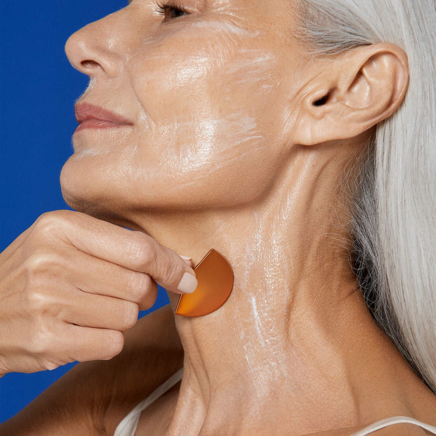 Model image of Augustinus Bader The Face Cream Mask Refill