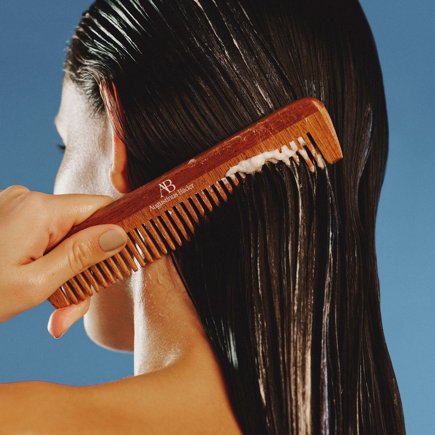 Model image of Augustinus Bader The Rich Conditioner