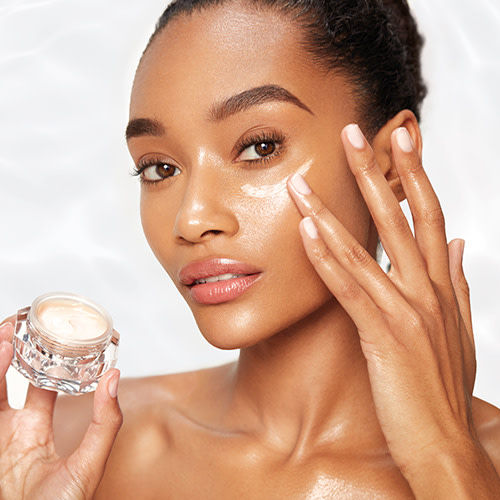 Model image of Charlotte Tilbury Magic Eye Rescue