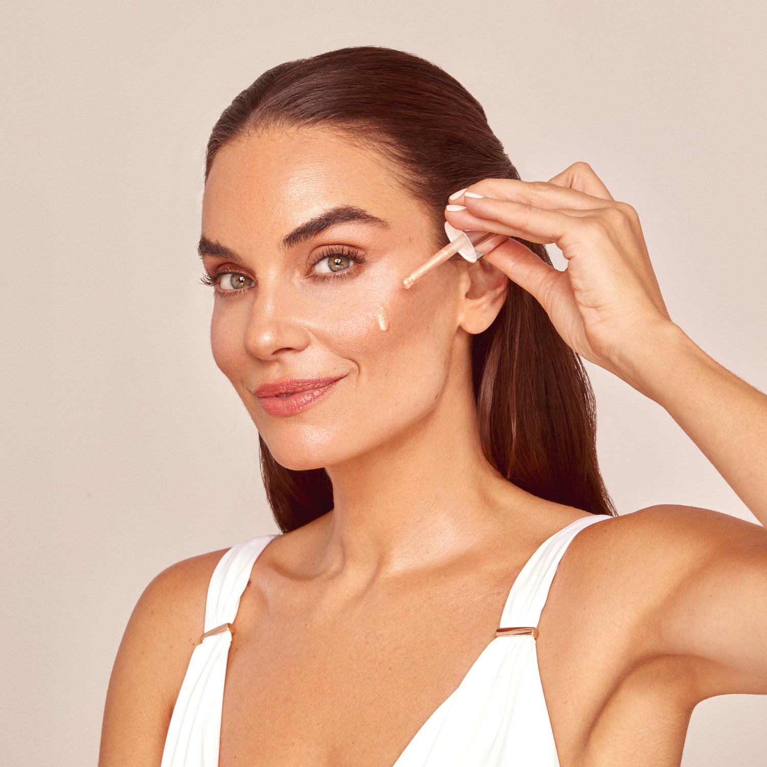 Model image of 111SKIN Rose Gold Radiance Booster Serum