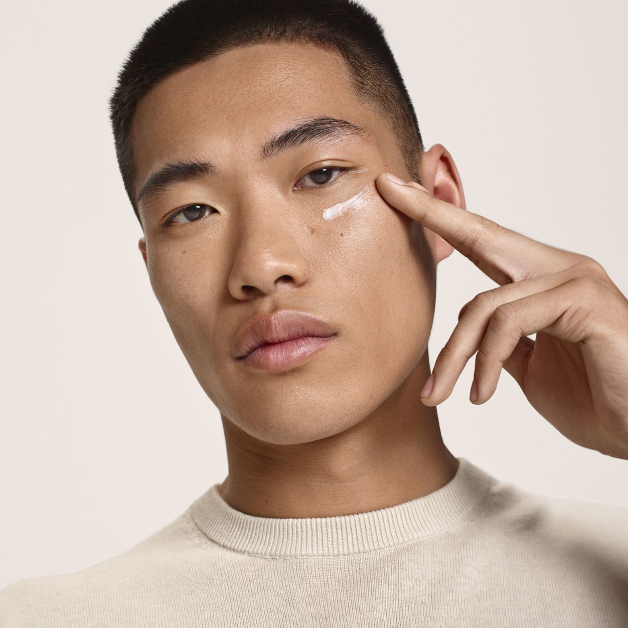Model image of SunsolveMD ZnO+ Mineral Care Balance + Clear SPF 50