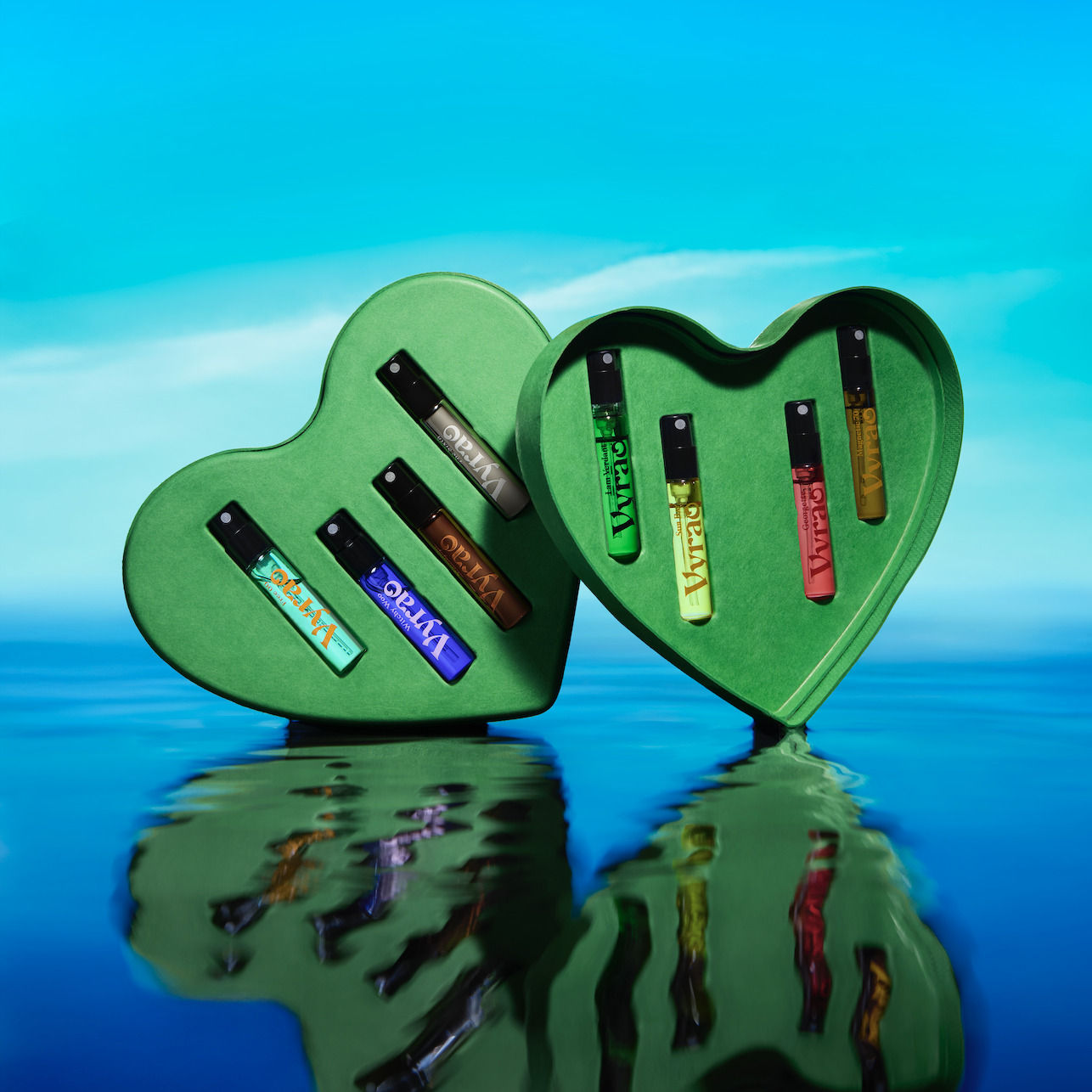 Lifestyle image of Vyrao Love Eight Set