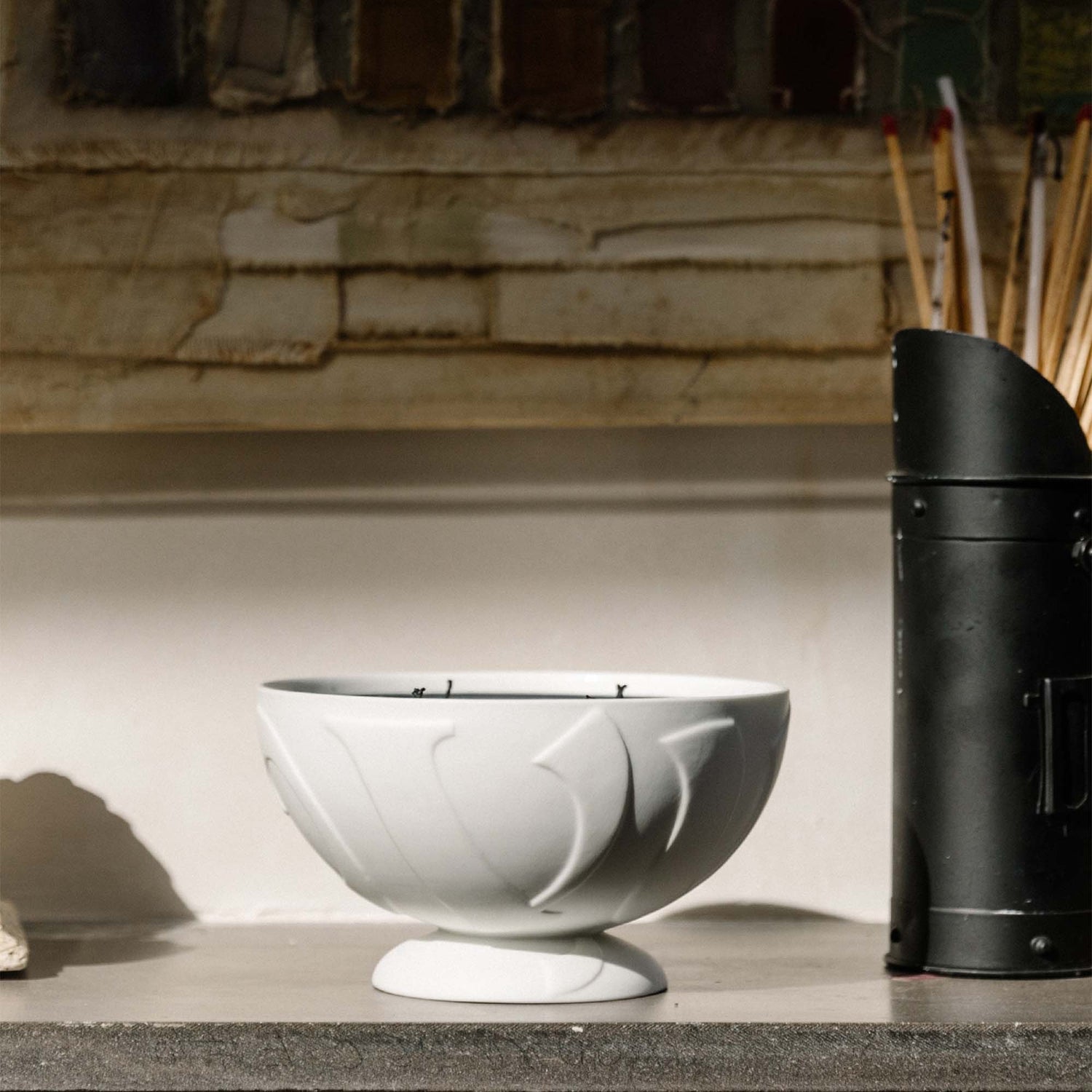 Lifestyle image of Vyrao Large Ember Candle