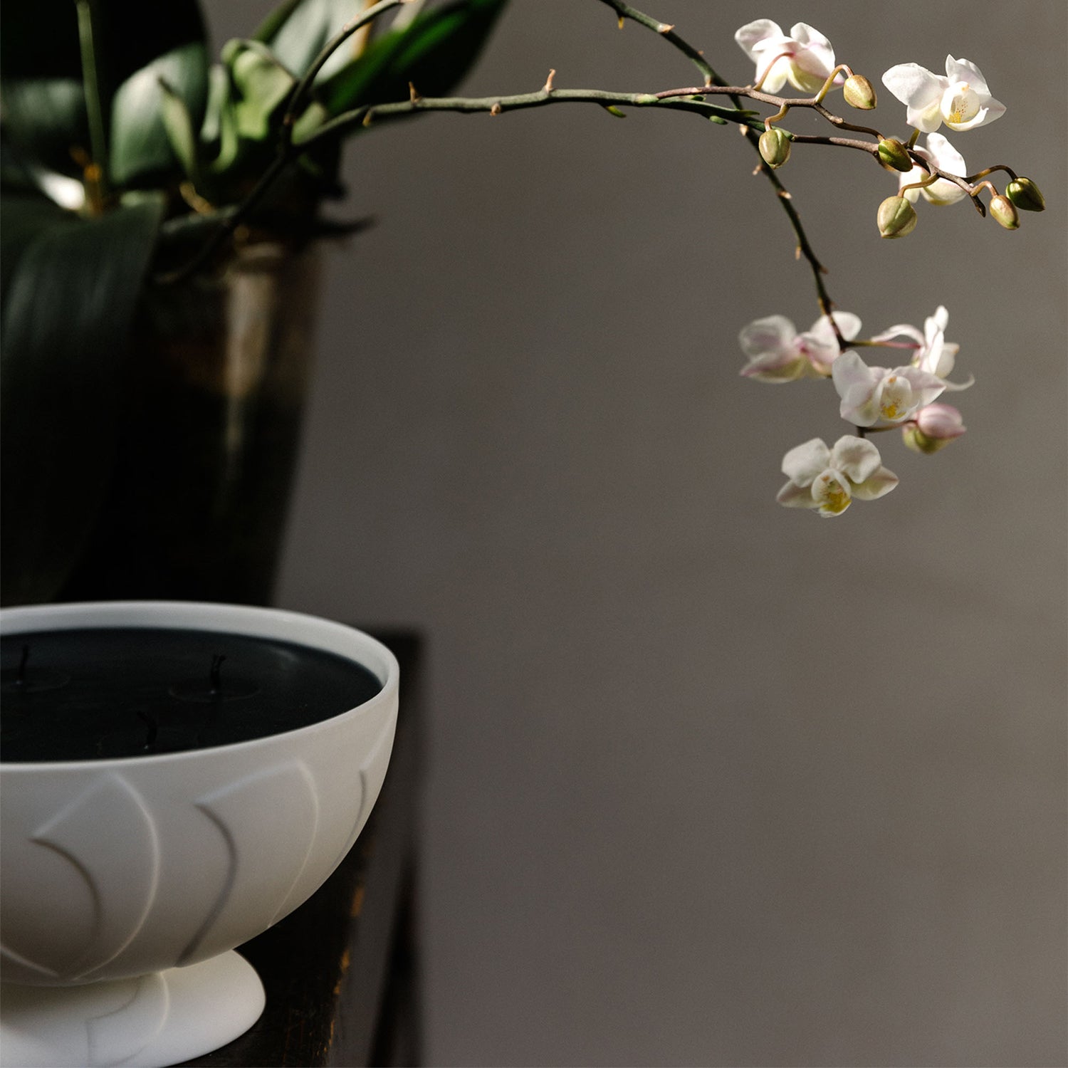 Lifestyle image of Vyrao Large Ember Candle